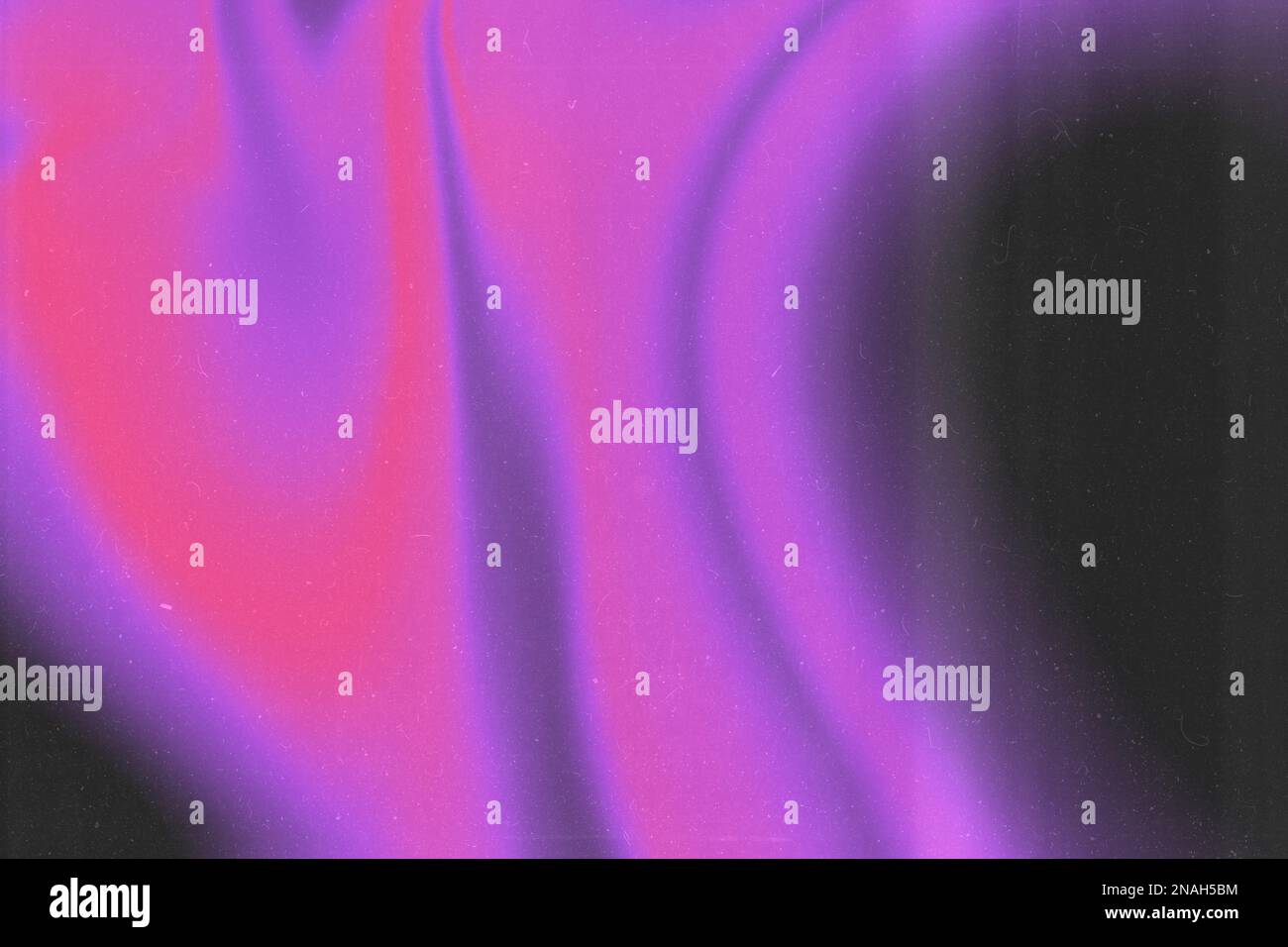 Rilievo decorativo retrò astratto con struttura in polvere e colori sfumati rosa e viola. Sfondo dell'illustrazione di colore ruvido. Foto Stock