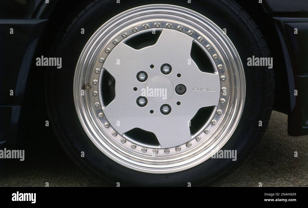 Cerchio in lega AMG su una AMG-Mercedes Classe e (W124) 1990 Foto Stock