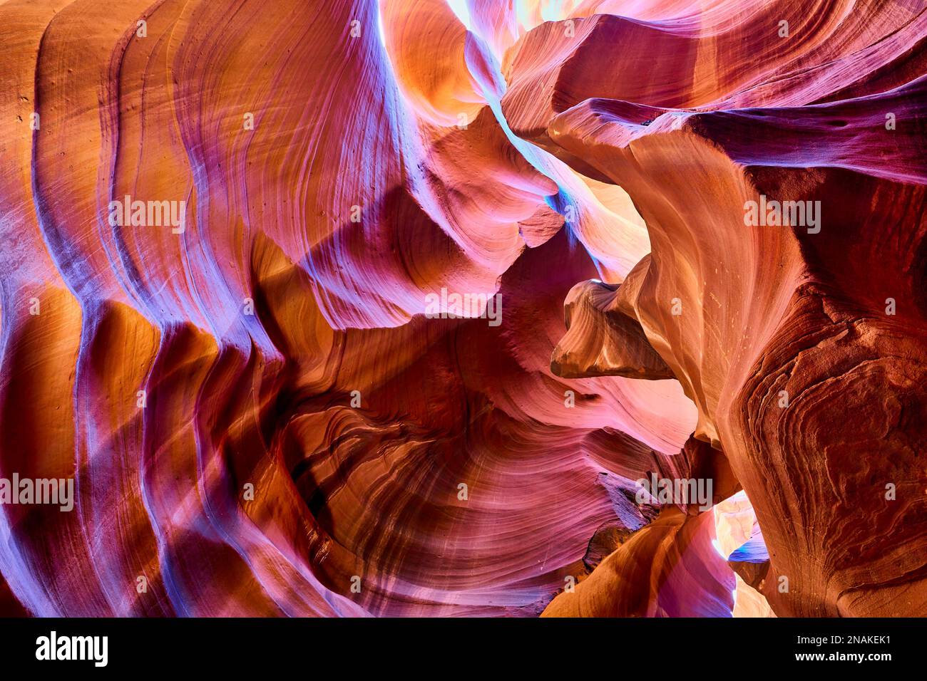 Maestosa architettura naturale dell'Antelope slot Canyon, Navajo Tribal Park, Arizona, Stati Uniti Foto Stock