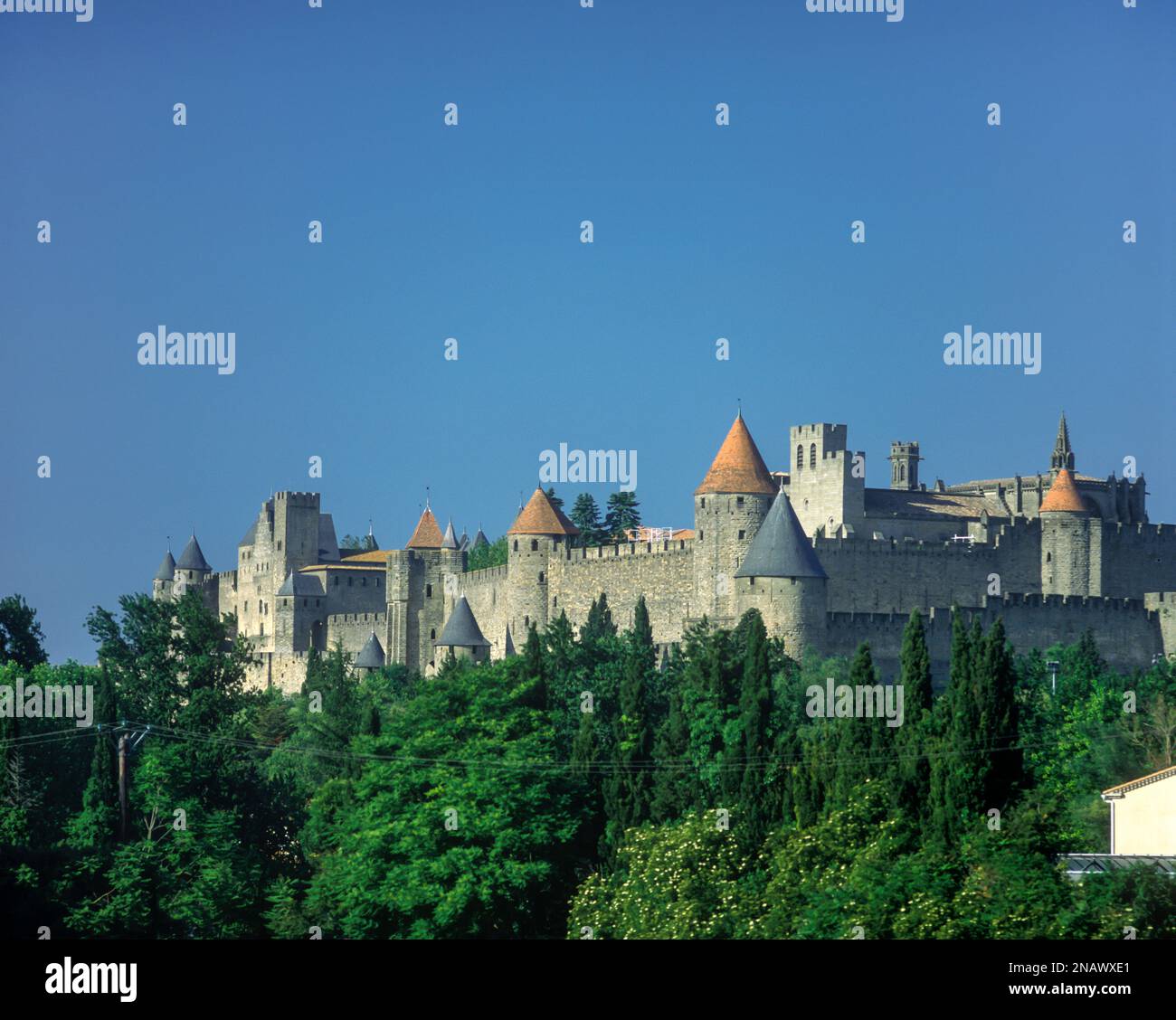 Mura della città vecchia di Chateau Comtal LA CITE CARCASSONNE AUDE FRANCIA Foto Stock