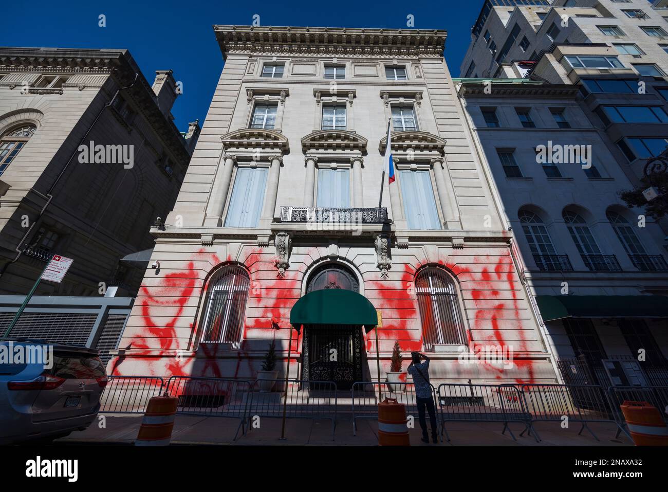 Facciata vandalizzata del Consolato Generale della Federazione Russa a New York Foto Stock