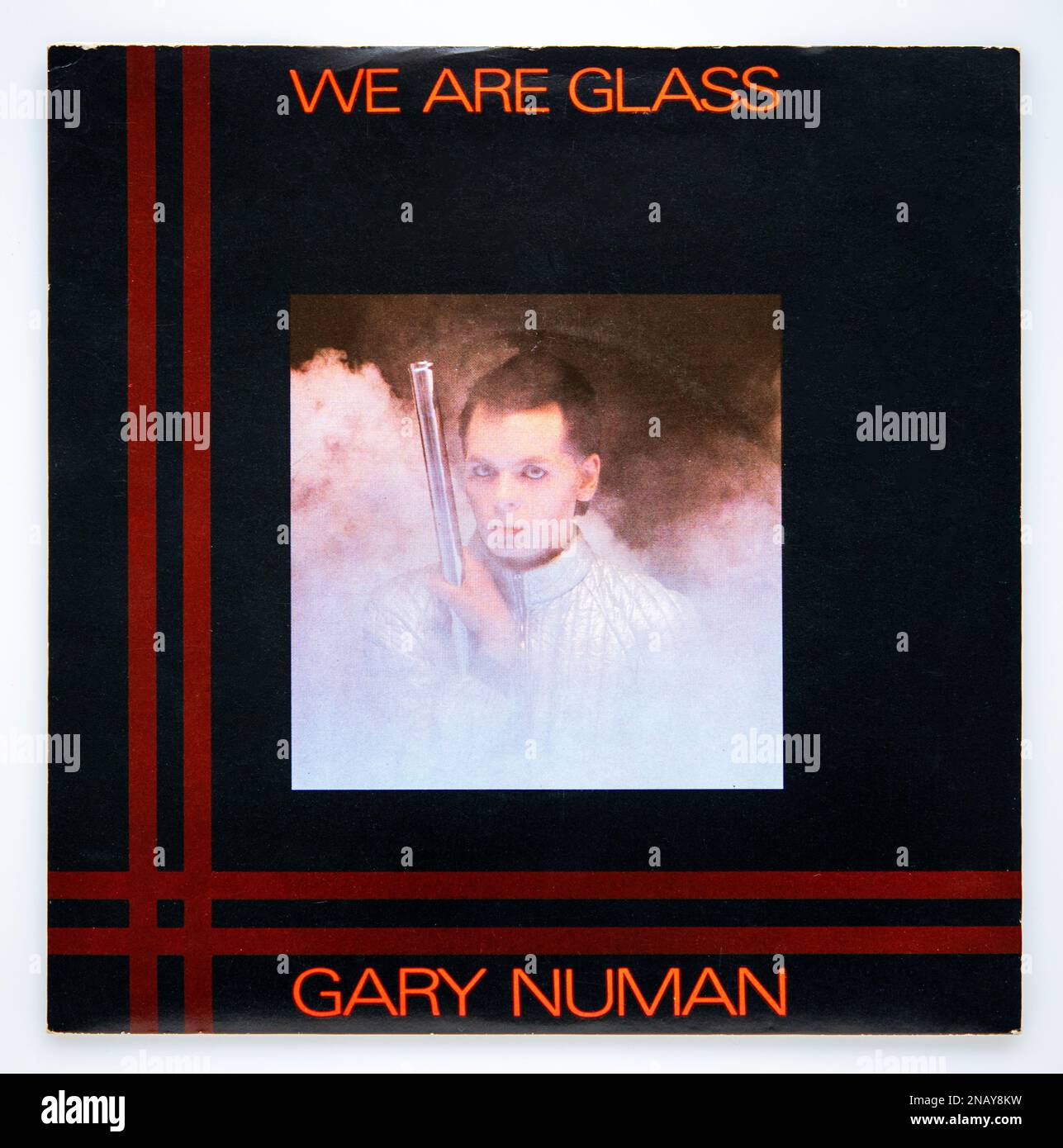 Custodia da record della copertina in vinile da sette pollici di We are Glass di Gary Numan, rilasciata nel 1980 Foto Stock