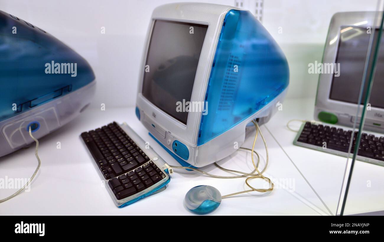 Varsavia, Polonia. 10 febbraio 2023. All'interno del Museo Apple. Computer iMac. Foto Stock