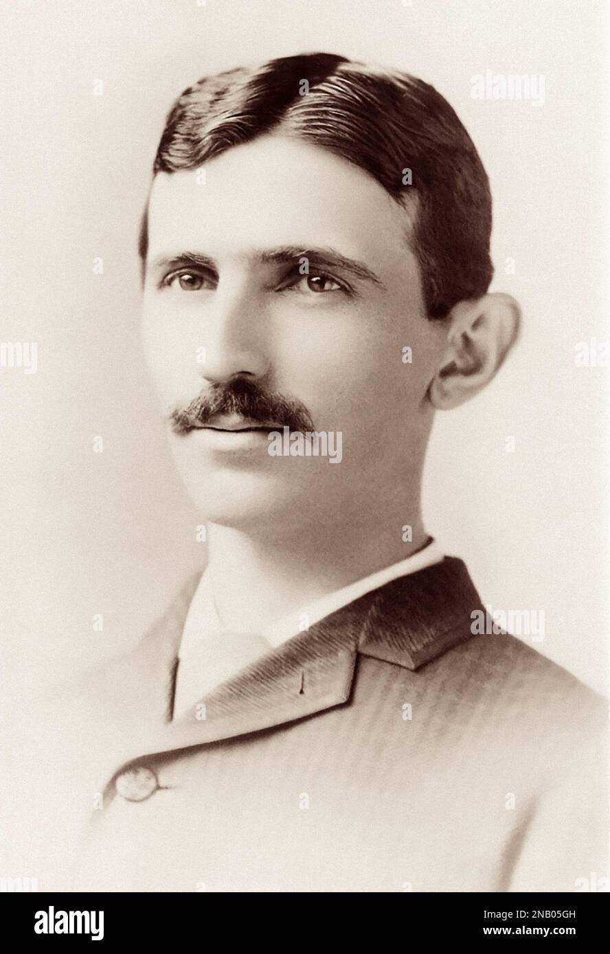 Nikola Tesla (1856-1943), inventore serbo-americano, ingegnere elettrico, ingegnere meccanico e futurista di 29 anni. (Foto: c1885) Foto Stock