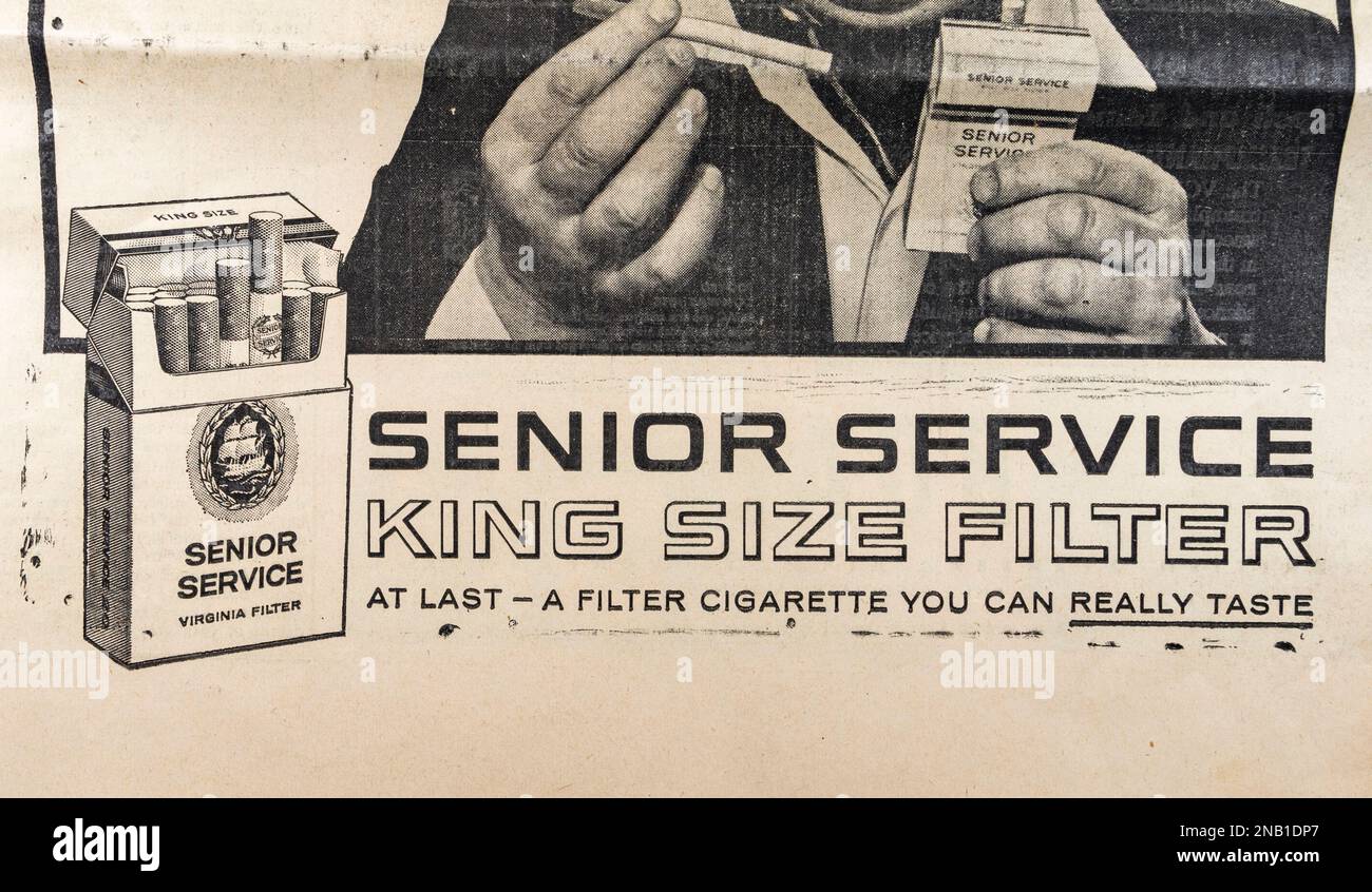 Pubblicità per le sigarette di servizio senior nel giornale 'The Dhow' Combined Forces, Aden Newspaper (13th maggio 1965). Foto Stock