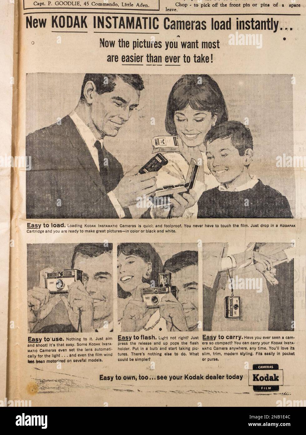 Pubblicità per le fotocamere Kodak Instamatic nel giornale 'The Dhow' Combined Forces, Aden Newspaper (13th maggio 1965). Foto Stock