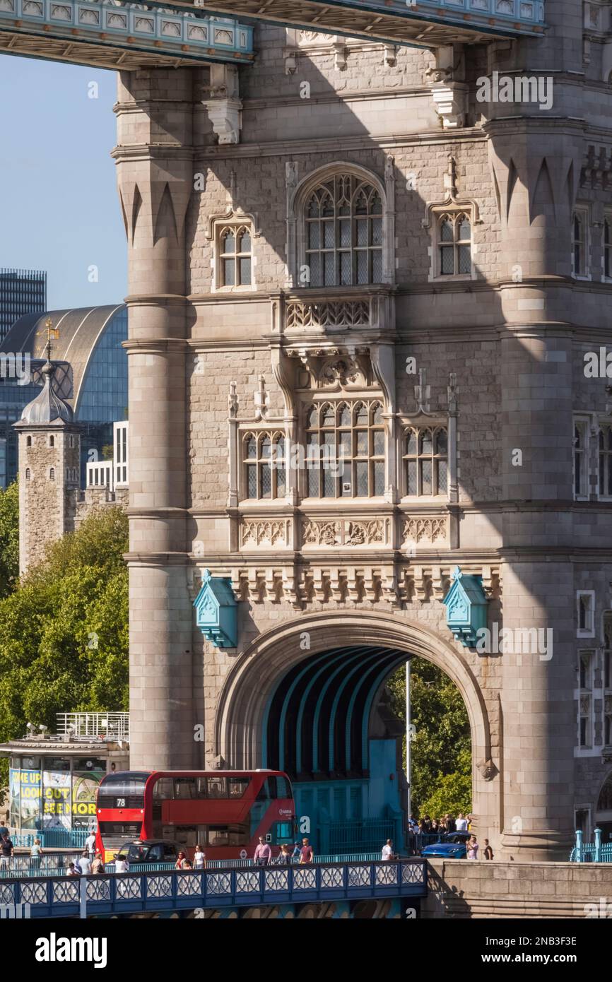 Inghilterra, Londra, dettaglio di primo piano del Tower Bridge Foto Stock