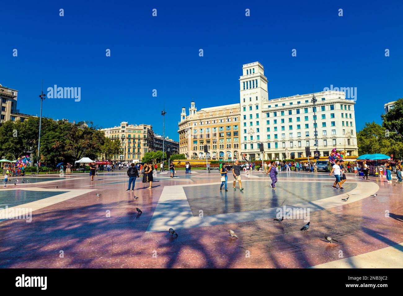 Iberostra Hotel in un edificio storico in stile classico che si affaccia su Plaza de Catalunya, Barcellona, Spagna Foto Stock