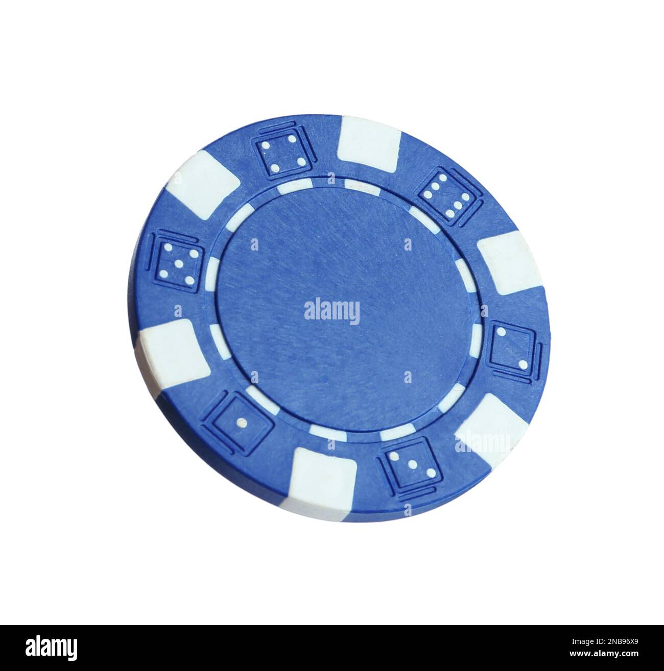 Chip blu da casinò isolato su bianco. Gioco di poker Foto Stock