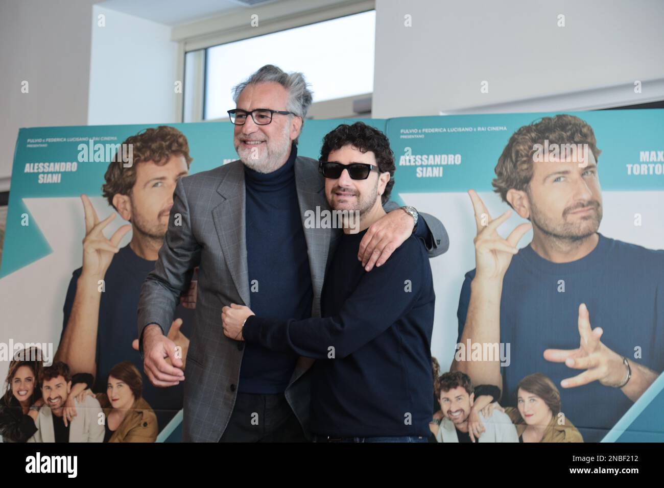 13 febbraio 2023, Napoli, Italia: Photocall e conferenza stampa del nuovo film di Alessandro Siani tramite amicizia (attraverso amicizia) hanno partecipato ad una parte del cast composto da Matilde Gioli, Alessandro Siani e Max Tortora. La conferenza si è tenuta all'Hotel Vesuvio di Napoli. (Credit Image: © Arianna di Micco/Pacific Press via ZUMA Press Wire) SOLO PER USO EDITORIALE! Non per USO commerciale! Foto Stock