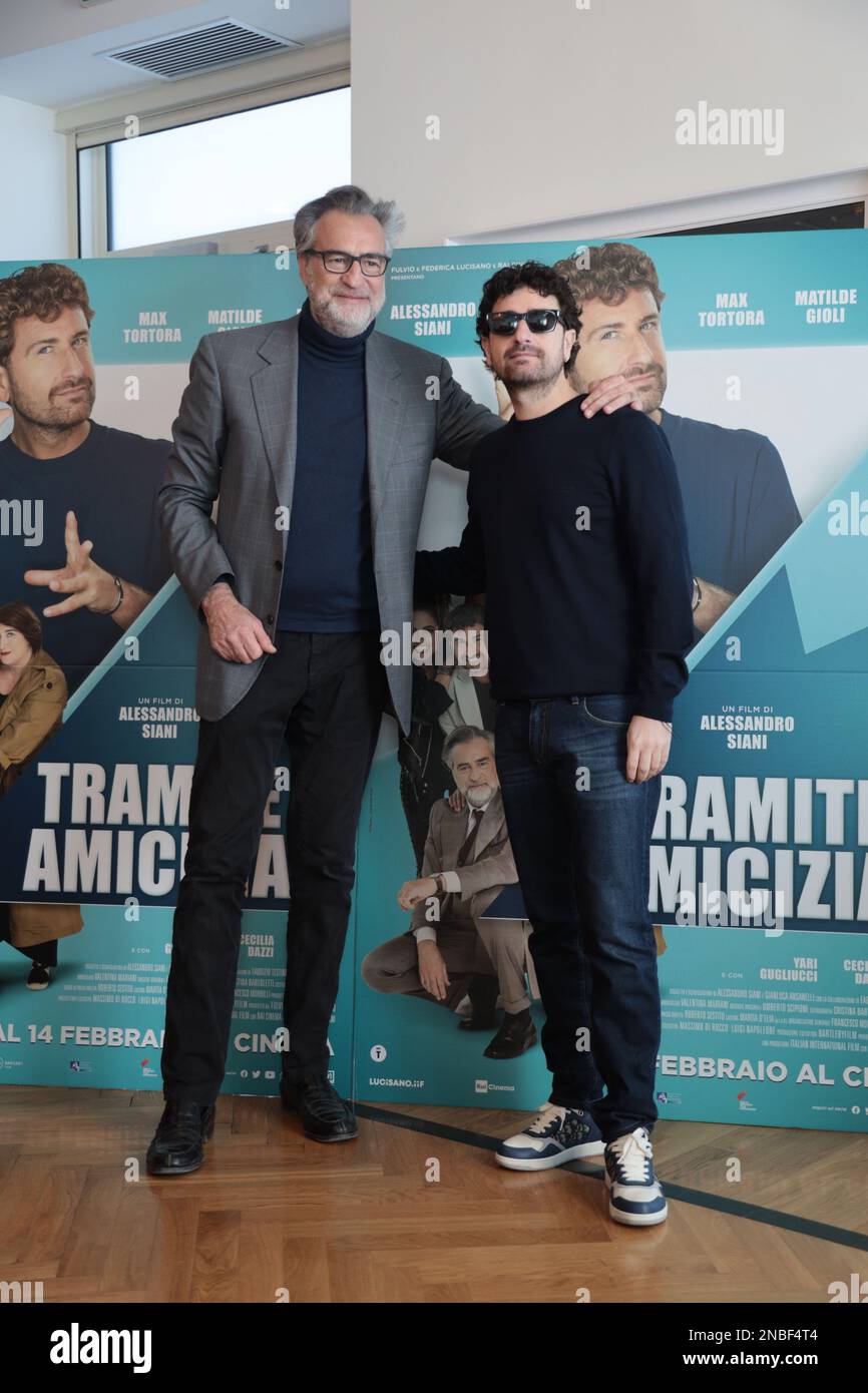 13 febbraio 2023, Napoli, Italia: Photocall e conferenza stampa del nuovo film di Alessandro Siani tramite amicizia (attraverso amicizia) hanno partecipato ad una parte del cast composto da Matilde Gioli, Alessandro Siani e Max Tortora. La conferenza si è tenuta all'Hotel Vesuvio di Napoli. (Credit Image: © Arianna di Micco/Pacific Press via ZUMA Press Wire) SOLO PER USO EDITORIALE! Non per USO commerciale! Foto Stock