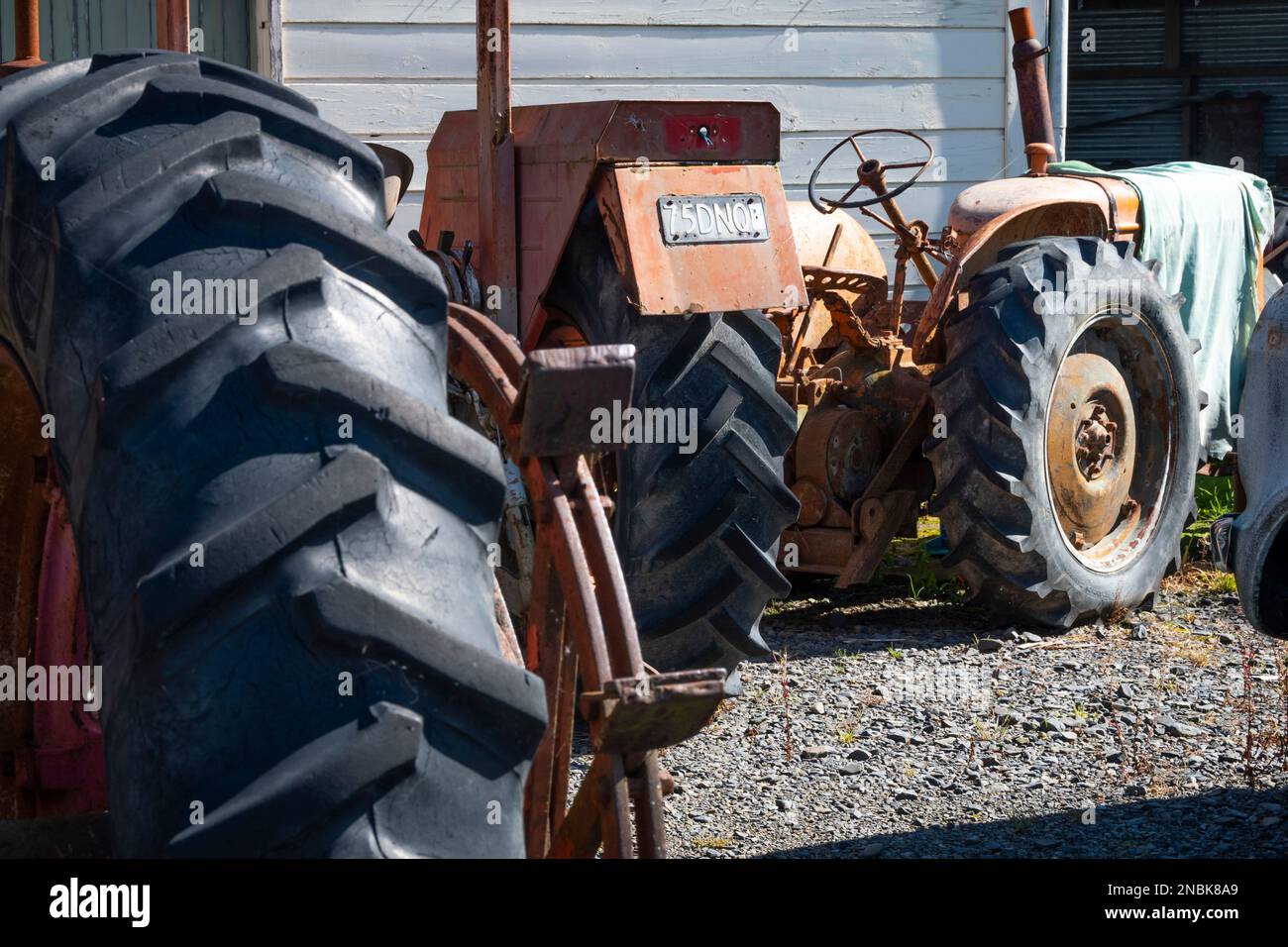 Trattori vintage, Ormondville, Tararua District, North Island, Nuova Zelanda Foto Stock