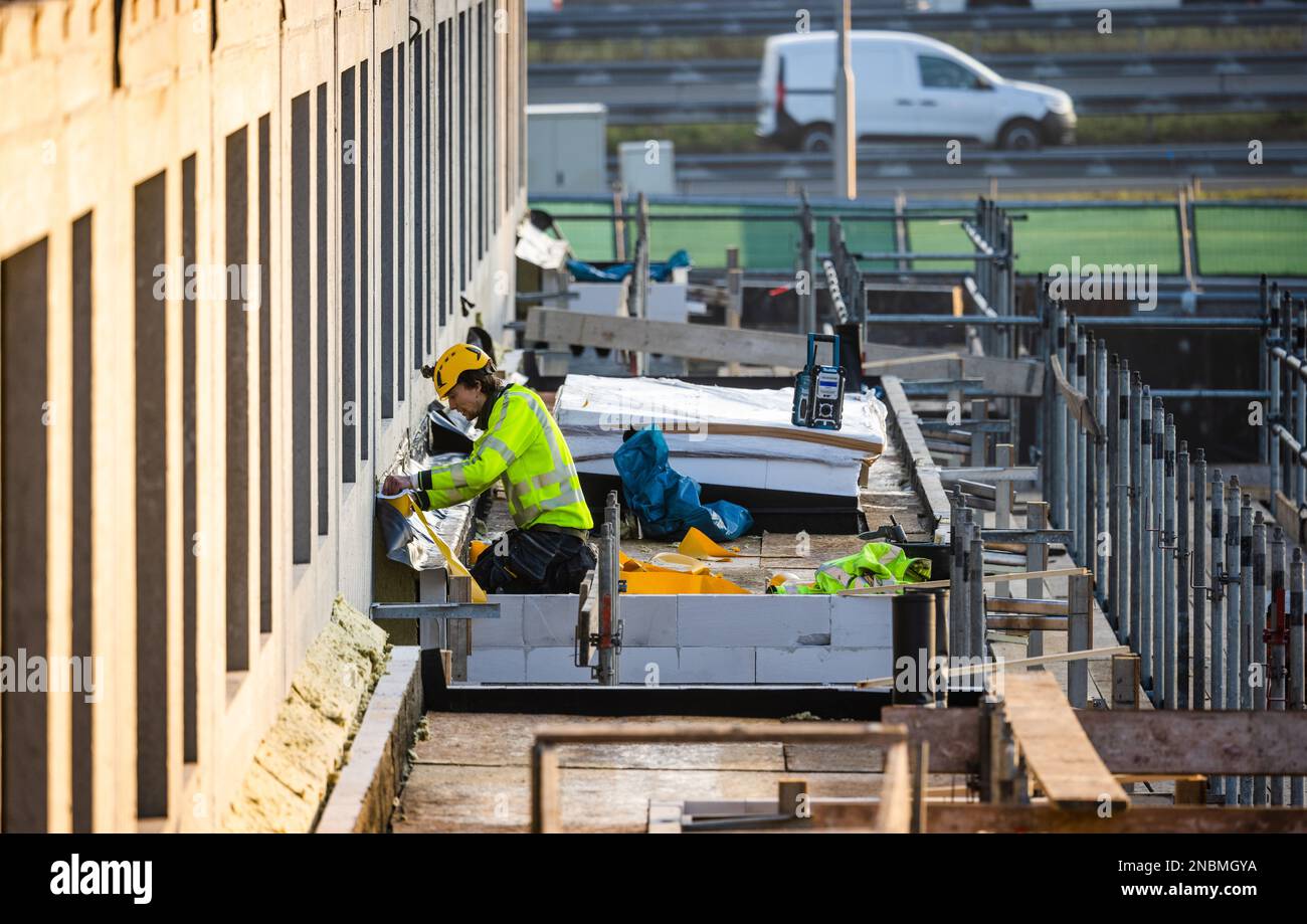 VLAARDINGEN - lavoratori edili al lavoro nel nuovo progetto di costruzione Park Vijfsluizen da Heijmans impresa di costruzione. ANP JEFFREY GROENEWEG olanda fuori - belgio fuori Foto Stock