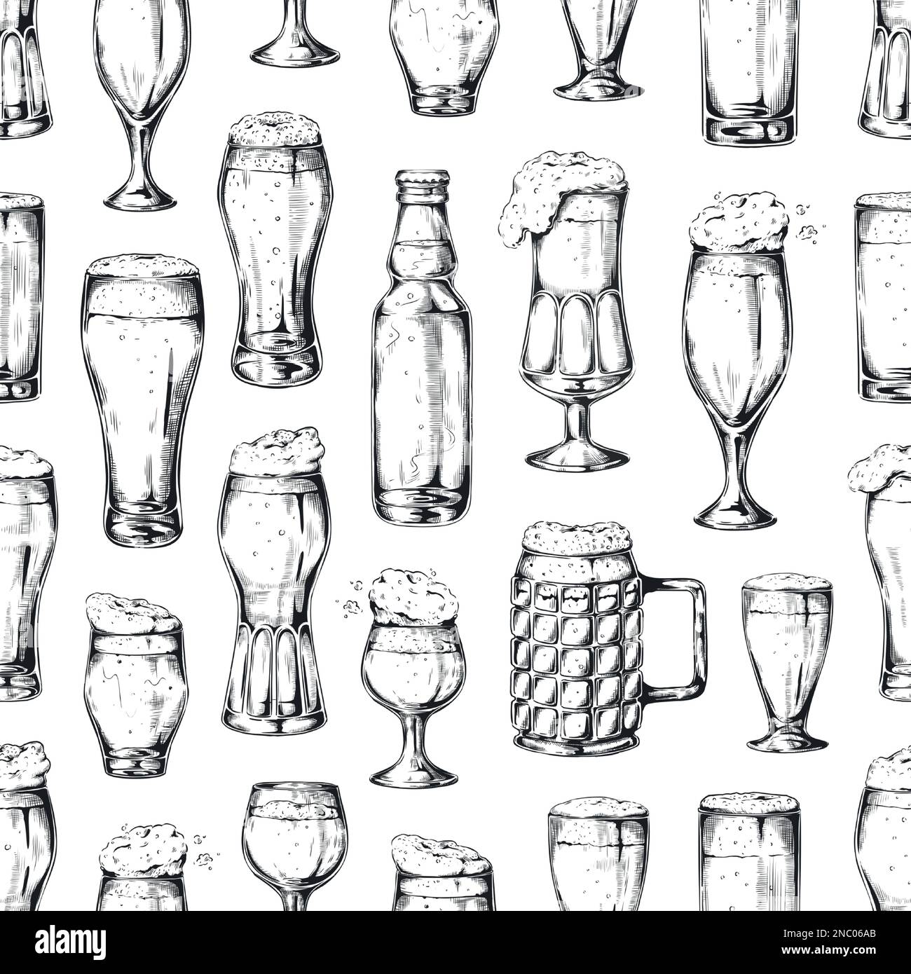 Abbozzare il bicchiere di birra, il motivo dell'alcol. Vintage bevande disegnate a mano, pinta di birra nel pub. Tazza retrò, bottiglie e tazze. Decorazione tessile, carta da imballaggio, carta da parati ristorante design vettoriale senza cuciture sfondo Illustrazione Vettoriale