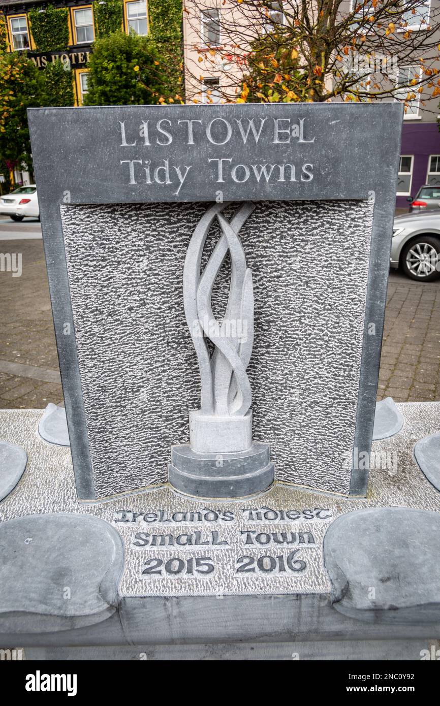 Tidy Town Monument, Listowel, Irlanda Foto Stock