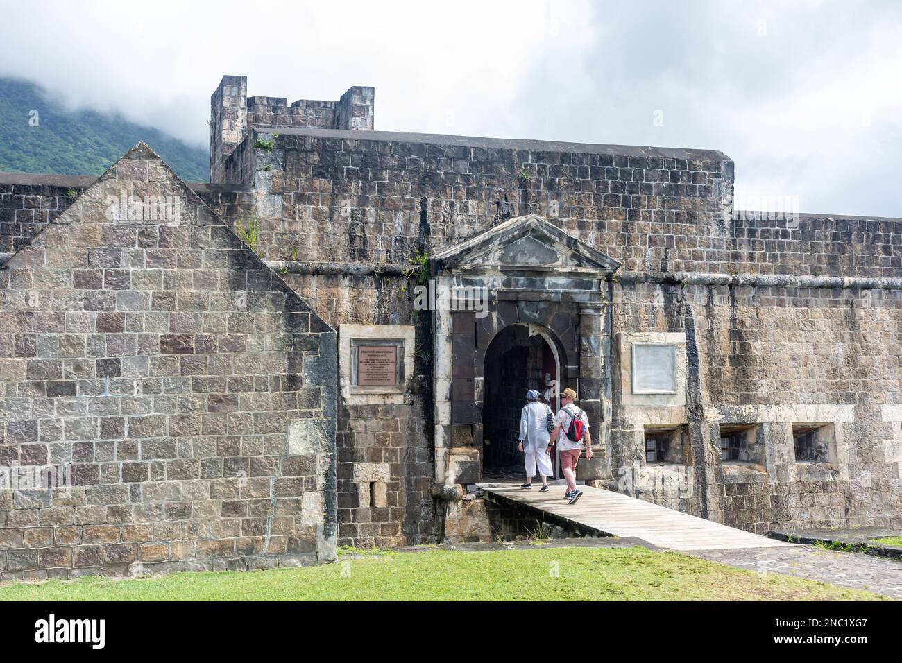 Porta d'ingresso alla cittadella di Fort George, al Parco Nazionale della Fortezza di Brimstone Hill, a Sandy Point Town, a St Kitts, St. Kitts e Nevis, piccole Antille, Caribe Foto Stock