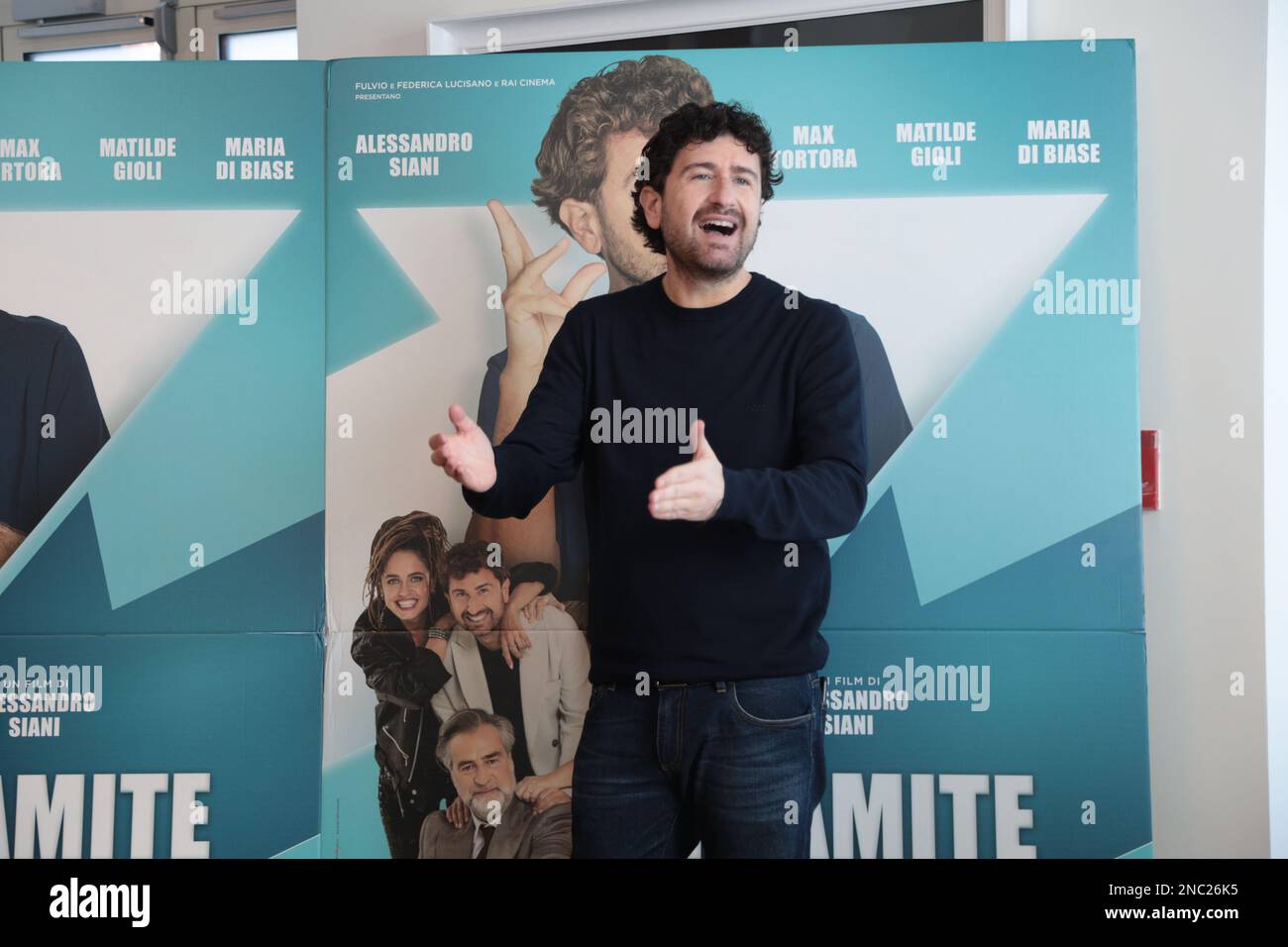 Photocall e conferenza stampa del nuovo film di Alessandro Siani tramite amicizia (attraverso amicizia) hanno partecipato ad una parte del cast composto da Matilde Gioli, Alessandro Siani e Max Tortora. La conferenza si è tenuta all'Hotel Vesuvio di Napoli. (Foto di Arianna di Micco/Pacific Press/Sipa USA) Foto Stock