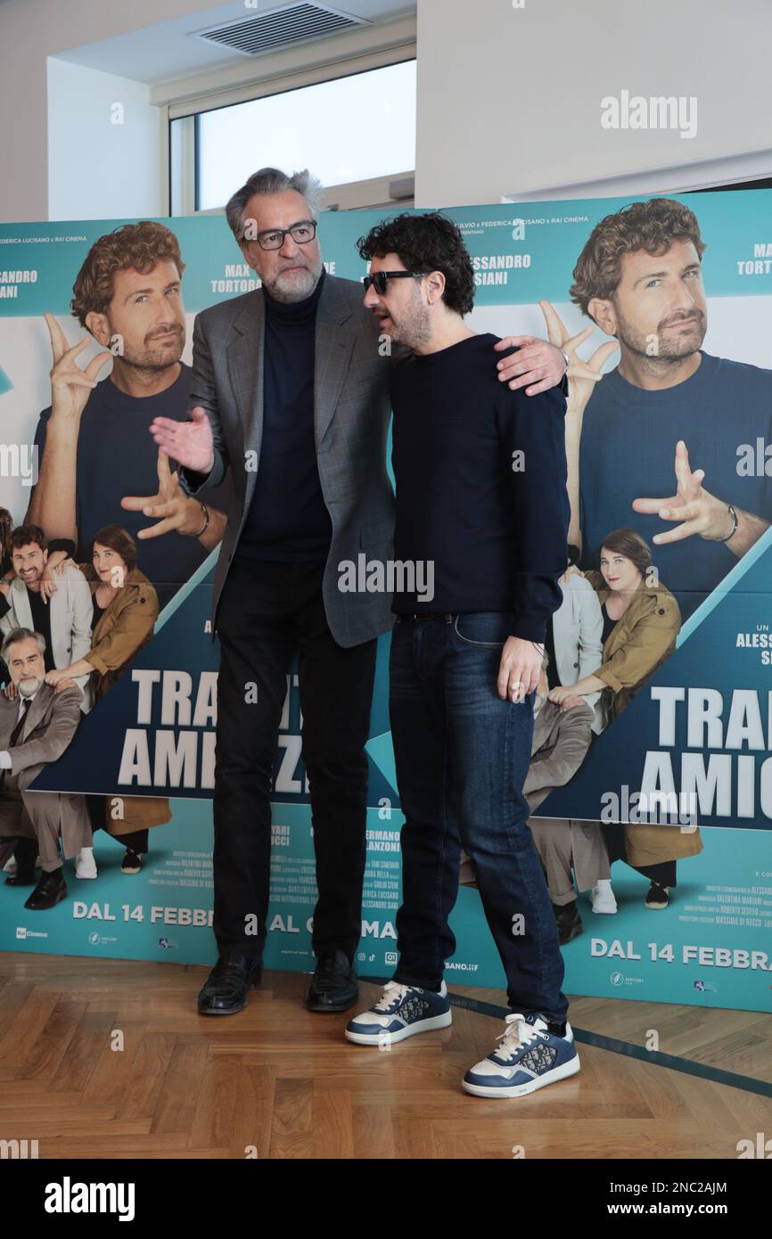 Photocall e conferenza stampa del nuovo film di Alessandro Siani tramite amicizia (attraverso amicizia) hanno partecipato ad una parte del cast composto da Matilde Gioli, Alessandro Siani e Max Tortora. La conferenza si è tenuta all'Hotel Vesuvio di Napoli. (Foto di Arianna di Micco/Pacific Press/Sipa USA) Foto Stock