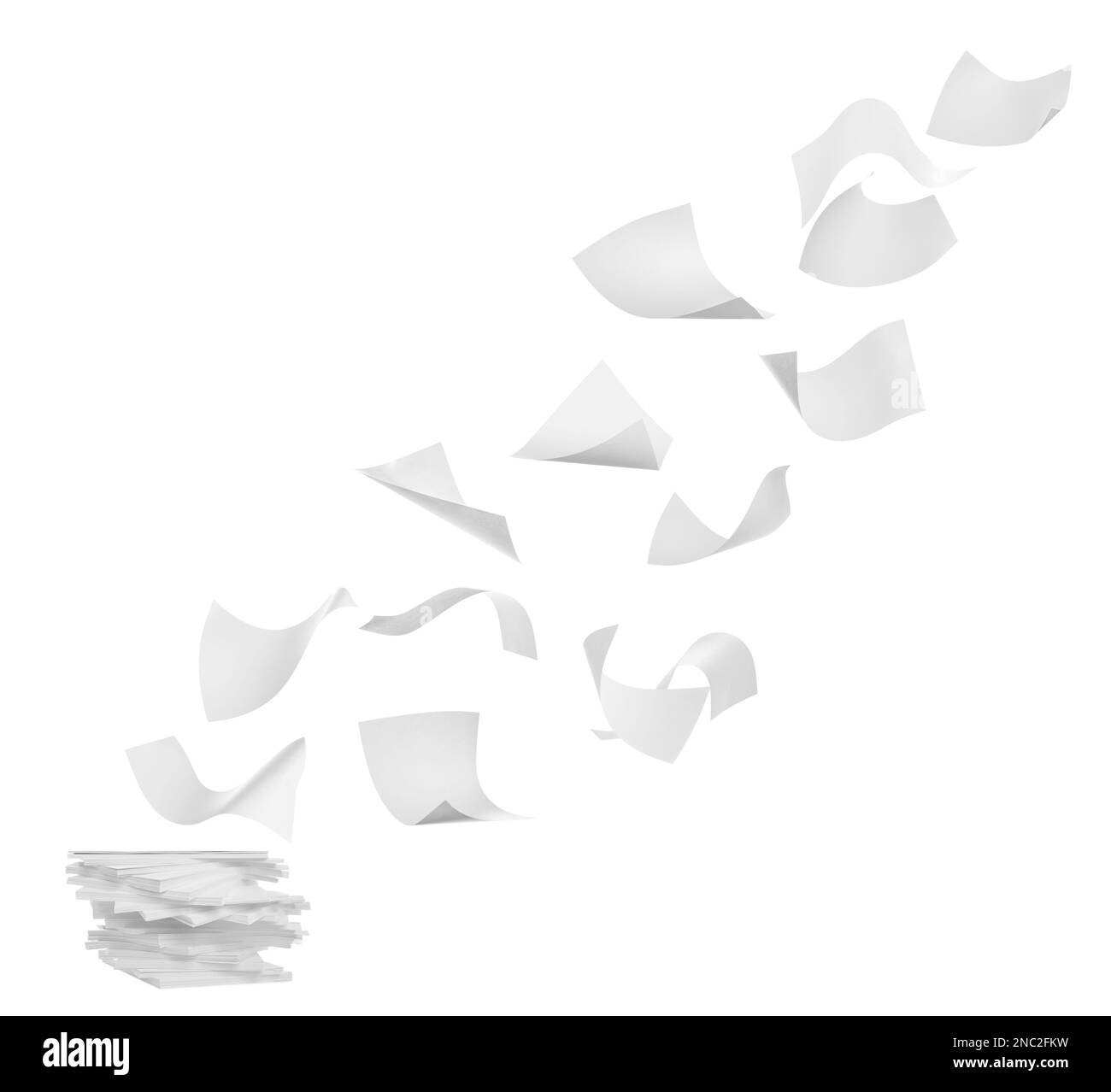 Fogli bianchi di carta che volano su sfondo bianco Foto stock - Alamy