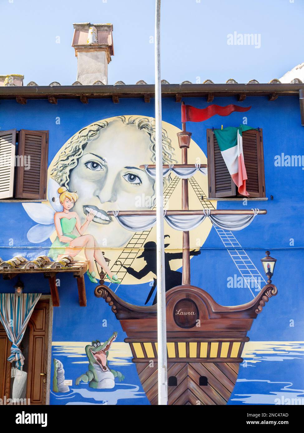 Sant'Angelo di Roccalvecce (Italia, Viterbo), chiamata anche "terra delle fiabe" perché sono i murales delle fiabe più famose al mondo Foto Stock