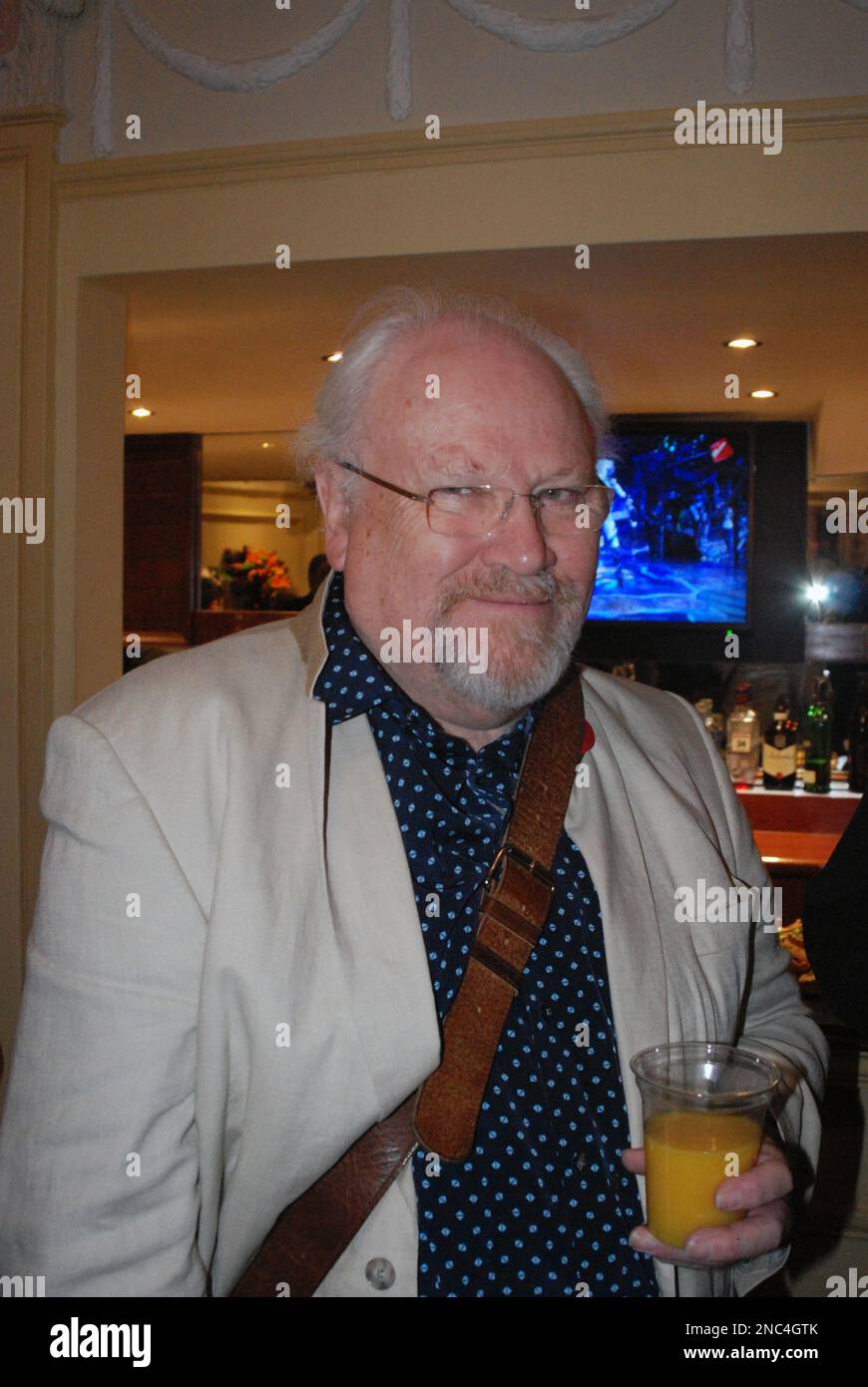 L'attore inglese Colin Baker, attore che ha interpretato Paul Merroney nella serie drammatica della BBC The Brothers, e la sesta incarnazione del Doctor in Doctor Who. Foto Stock