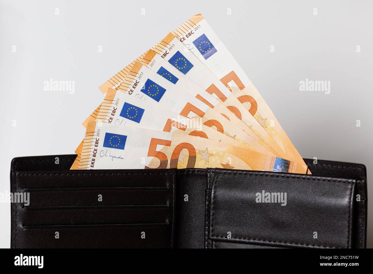 Banconote IN EURO in portafoglio Foto Stock