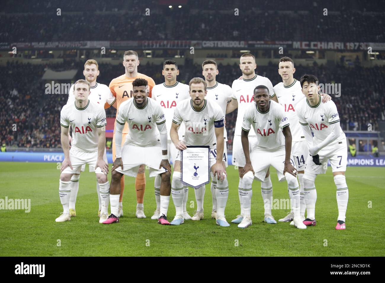 14 febbraio 2023, Milano, Italia: Tottenham Hotspur durante la UEFA  Champions League, partita di calcio tra AC Milan e Tottenham Hotspur il 14  febbraio 2023 allo stadio San Siro di Milano. Foto