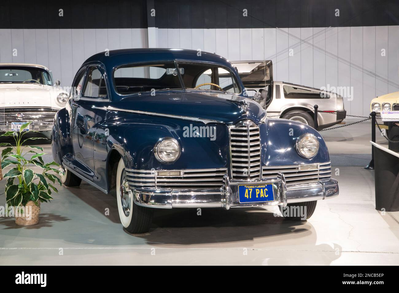 Una berlina 1947 Packard Custom Super Clipper Club modello 2125 al Northeast Classic Car Museum a Norwich, New York. Foto Stock