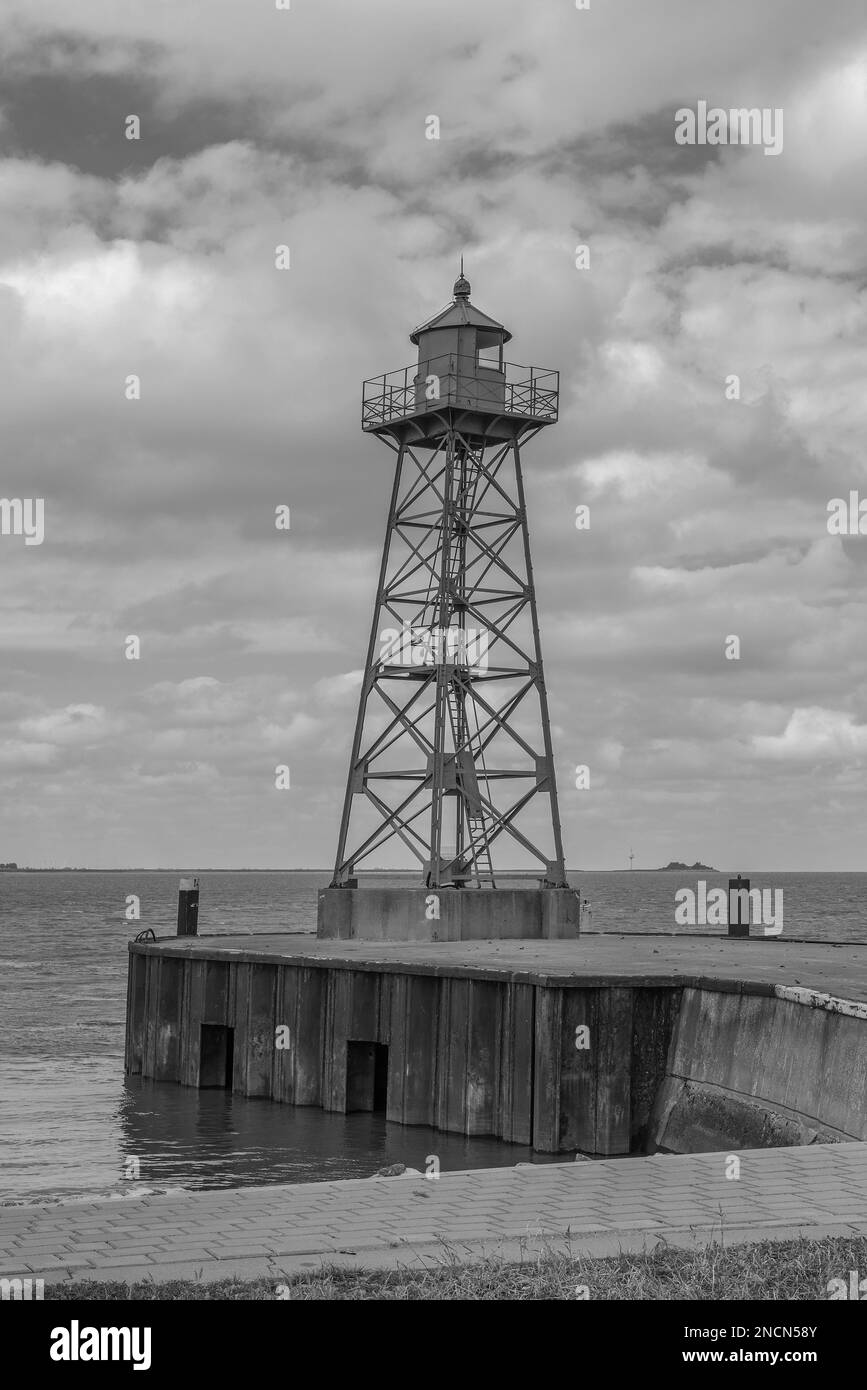 Piccolo faro verde alla foce del fiume Geeste nel Mare del Nord, Bremerhaven Foto Stock