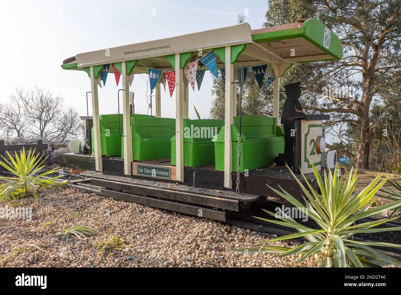 Un modello di uno dei primi tram elettrici sul molo di Southend. Il modello è chiamato in onore di Sir David Amess. Southend on Sea, 2023. Foto Stock