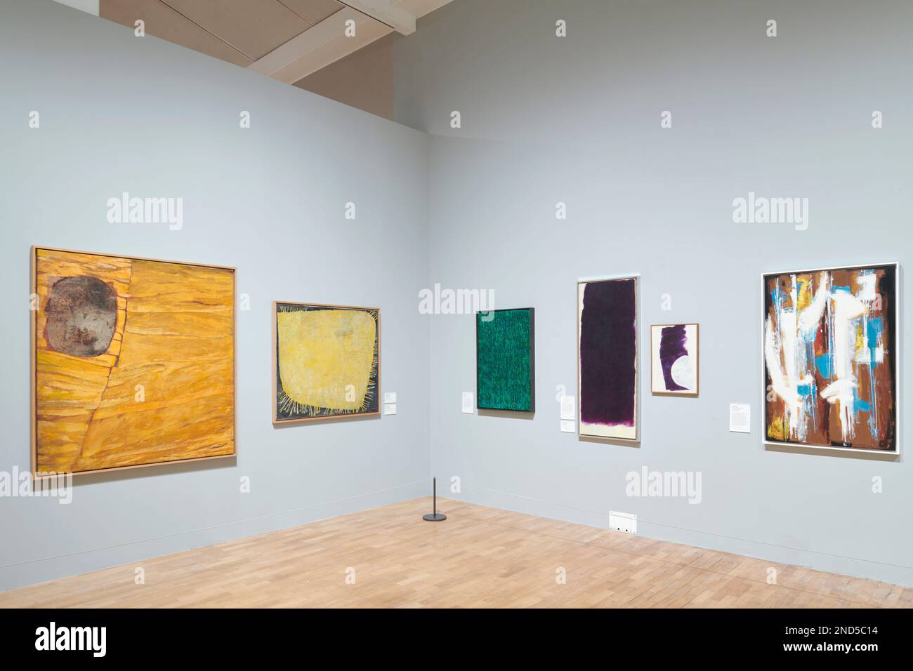 Installazione views of Action, Gesture, Paint: Women Artists and Global Abstraction 1940–70 mostra alla Whitechapel Gallery, Londra Foto Stock