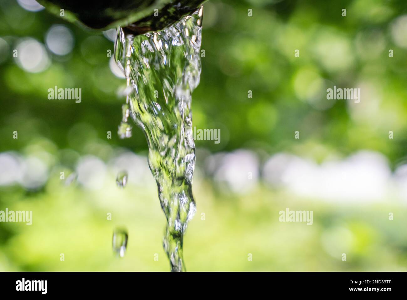 I pozzi artesiani a Kärdla. Dobbiamo la loro acqua cristallina, all'impatto meteorite che si è verificato circa 455 milioni di anni fa. Foto Stock