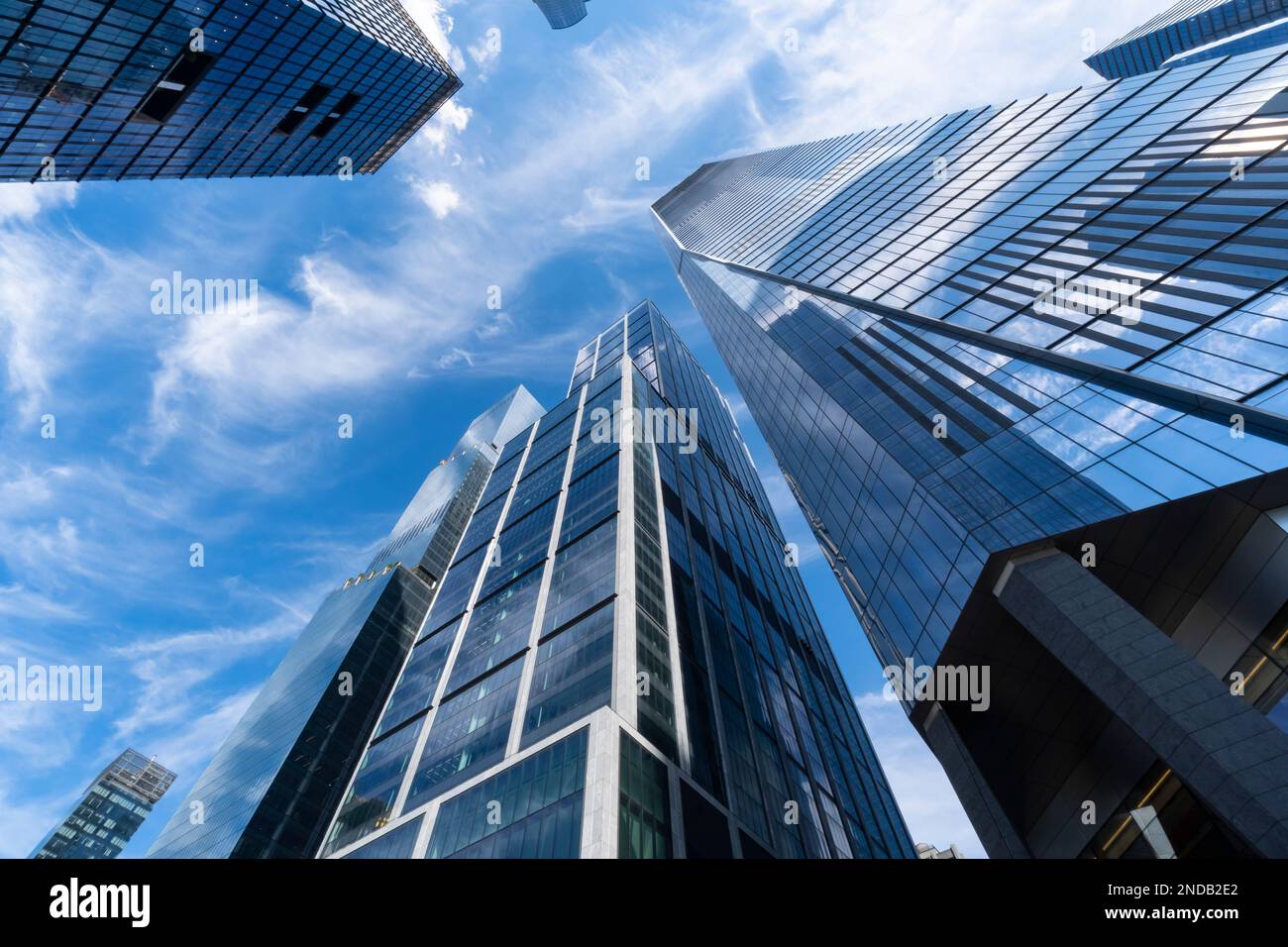 Gli alti edifici di recente costruzione di Hudson Yards sorgono nel centro di Manhattan Foto Stock