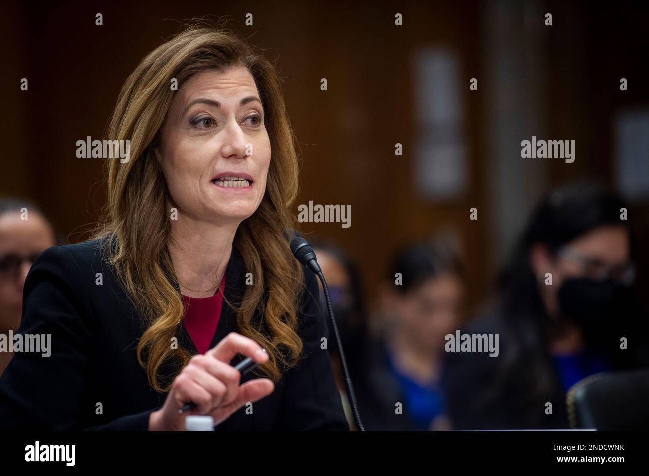 Washington, Stati Uniti d'America. 15th Feb, 2023. Anne Milgram, amministratore, Drug Enforcement Administration, Stati Uniti Il Dipartimento di Giustizia, risponde alle domande durante un'audizione della Commissione del Senato sulle relazioni estere per esaminare la lotta contro il traffico illecito di fentanil nell'edificio Dirksen degli uffici del Senato a Washington, DC, mercoledì 15 febbraio 2023. Credit: Rod Lammey/CNP/Sipa USA Credit: Sipa USA/Alamy Live News Foto Stock