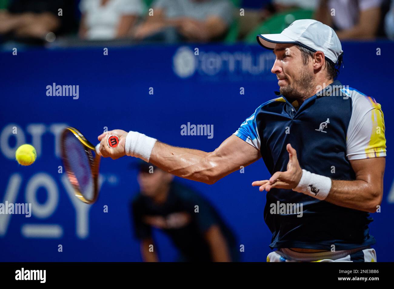 Buenos Aires, Argentina. 15th Feb, 2023. Dusan Lajovic di Serbia in azione durante il turno sedici singoli dell'ATP 250 Argentina Open 2023 partita contro Camilo Ugo Carabelli di Argentina al Buenos Aires Lawn Tennis Club. Punteggio finale; Camilo Ugo Carabelli 0:2 Dusan Lajovic Credit: SOPA Images Limited/Alamy Live News Foto Stock