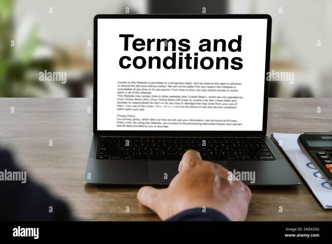Termini e condizioni testo in un accordo legale o documento sul servizio di un contratto computer Office termini e condizioni sito web Foto Stock