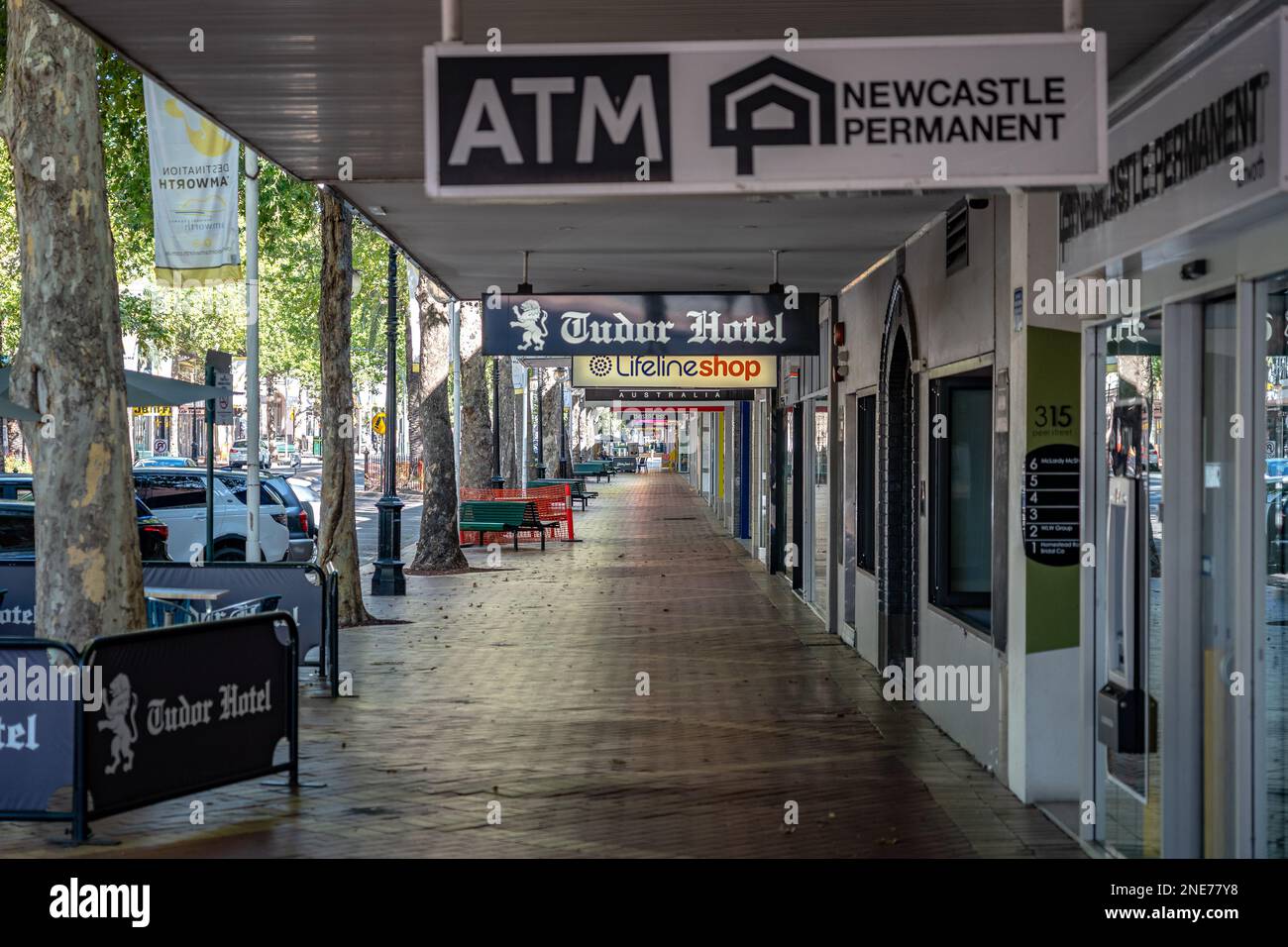 Tamworth, New South Wales, Australia - Negozi lungo la Peel Street Foto Stock