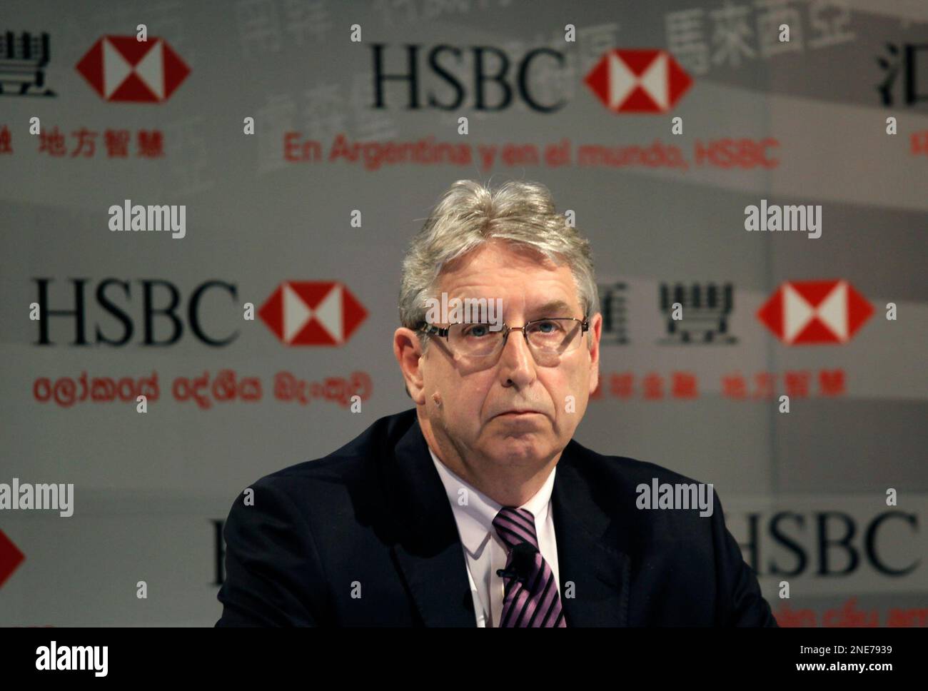 HSBC Holdings Group Chief Executive Michael Geoghegan attends a news conference to announce the bank's annual results in Hong Kong Monday, March 1, 2010. (AP Photo/Vincent Yu) Foto Stock