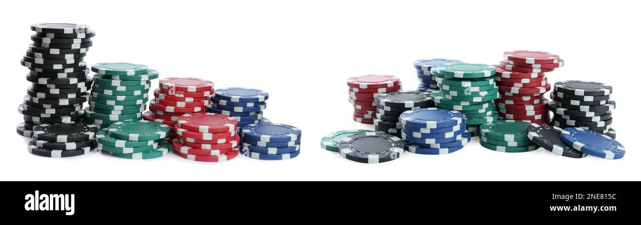 Set con pile di chip casinò diversi su sfondo bianco, banner design. Gioco di poker Foto Stock
