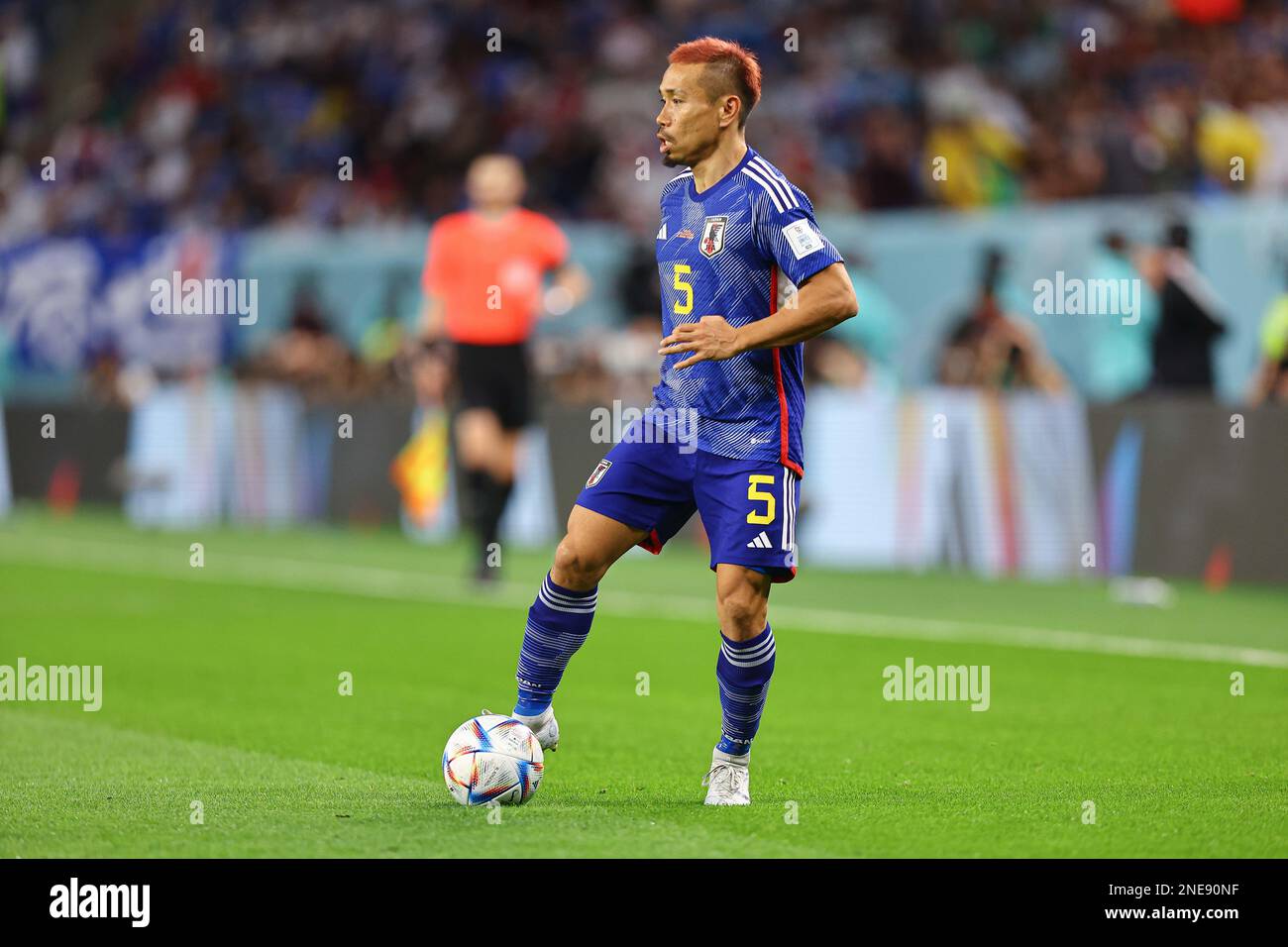 AL WAKRAH, QATAR - 5 DICEMBRE: Yuto Nagatomo durante la Coppa del mondo FIFA Qatar 2022 turno di 16 partita tra Giappone e Croazia al Janoub Stadium il 5 dicembre 2022 a al Wakrah, Qatar. (Foto di MB Media) Foto Stock