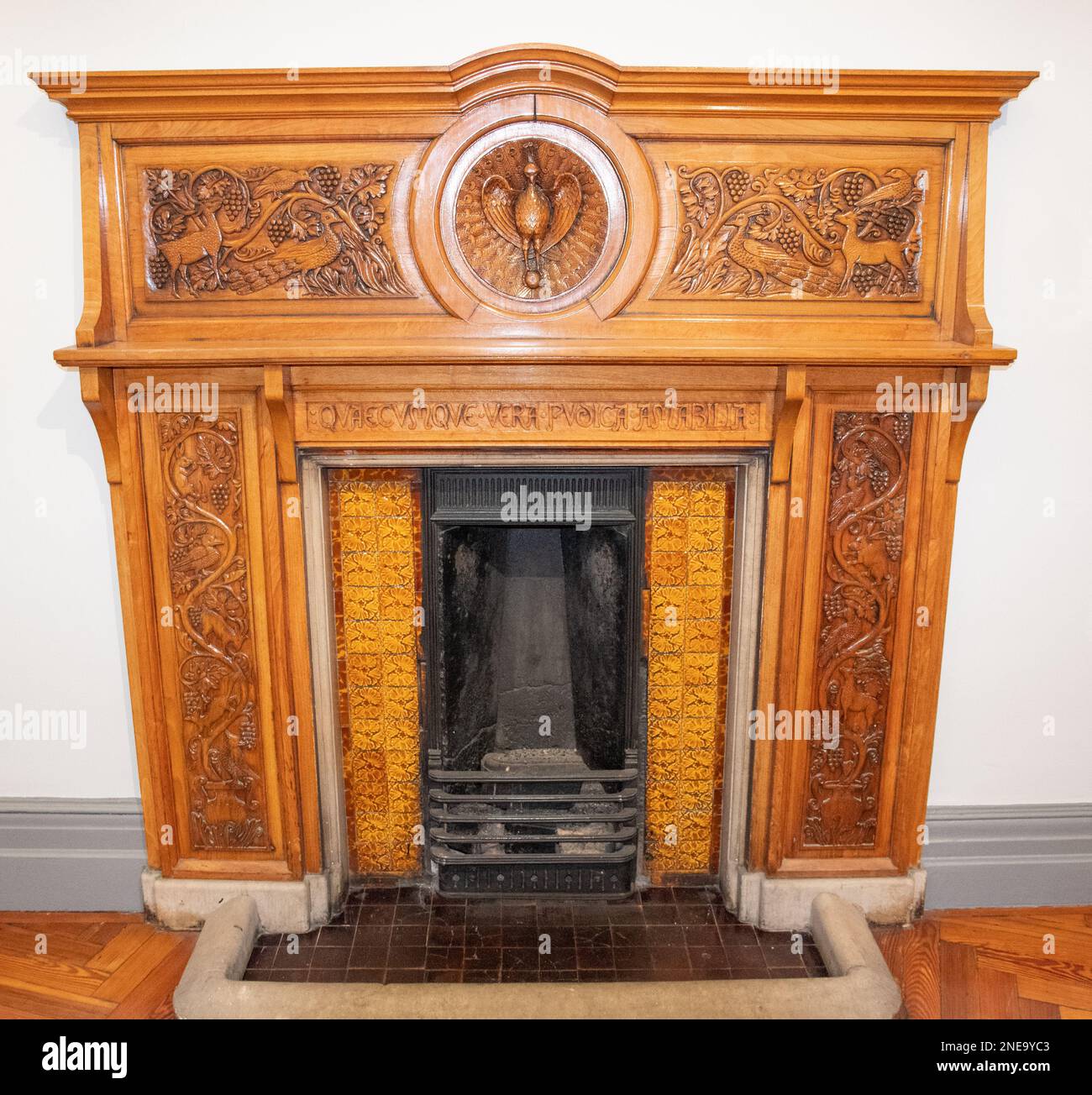 Caminetto decorativo nel Victoria Building, Liverpool University Foto Stock