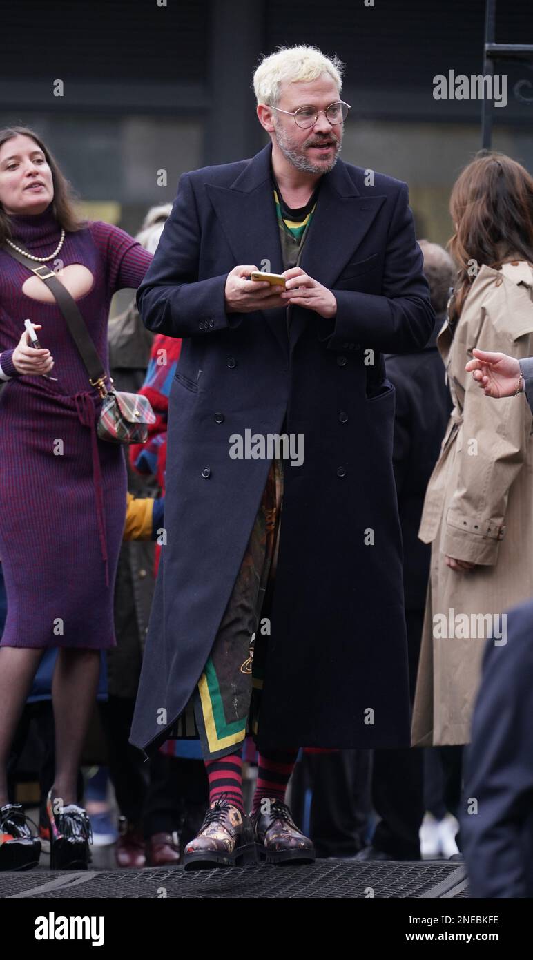 Will Young arriva per un servizio commemorativo per onorare e celebrare la vita della stilista Dame Vivienne Westwood alla Southwark Cathedral, Londra, che morì a 81 anni a dicembre. Data immagine: Giovedì 16 febbraio 2023. Foto Stock