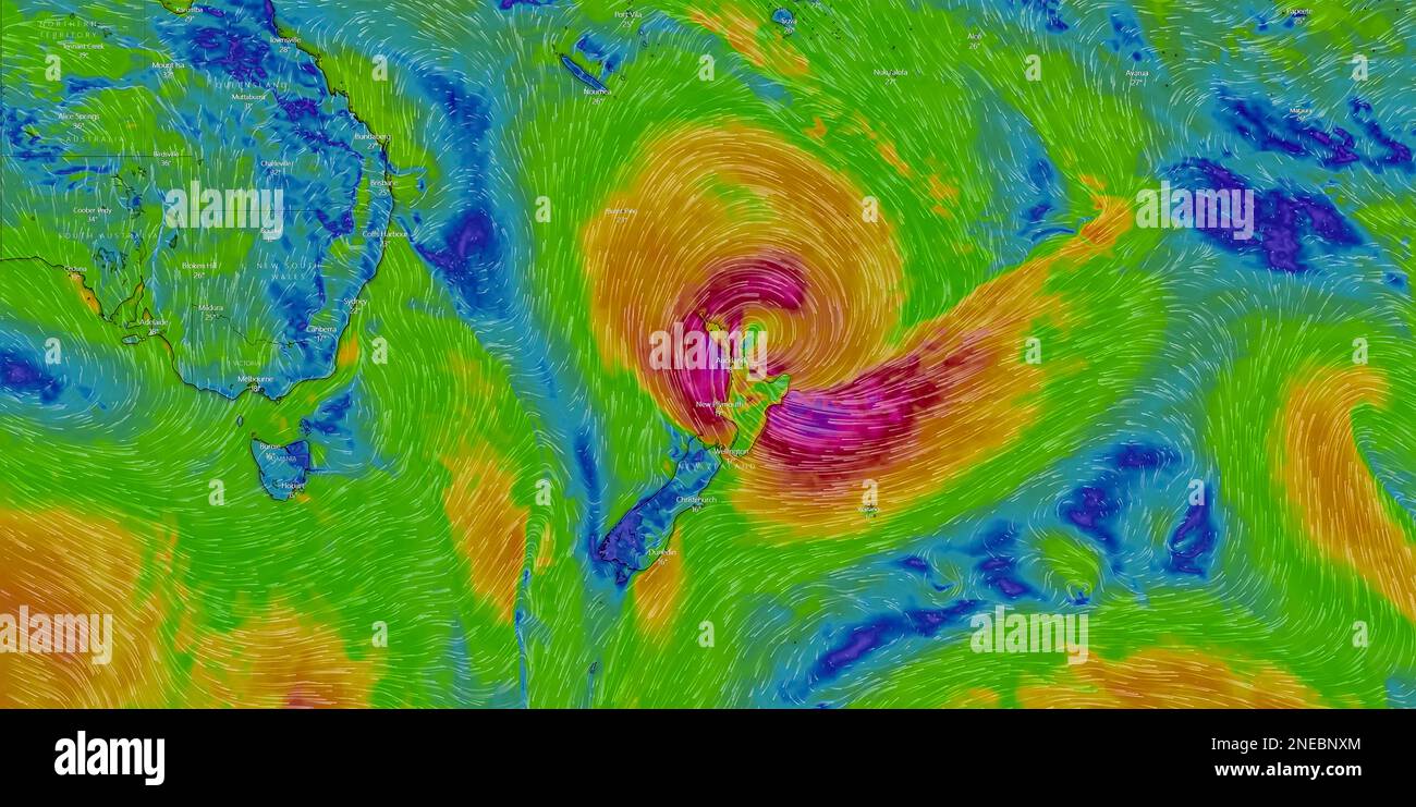 Dresda, Germania – 13 febbraio 2023: Mappa della Nuova Zelanda su Windy Weather web service che mostra l'uragano Gabrielle, tempesta tropicale, ciclone con forte Foto Stock