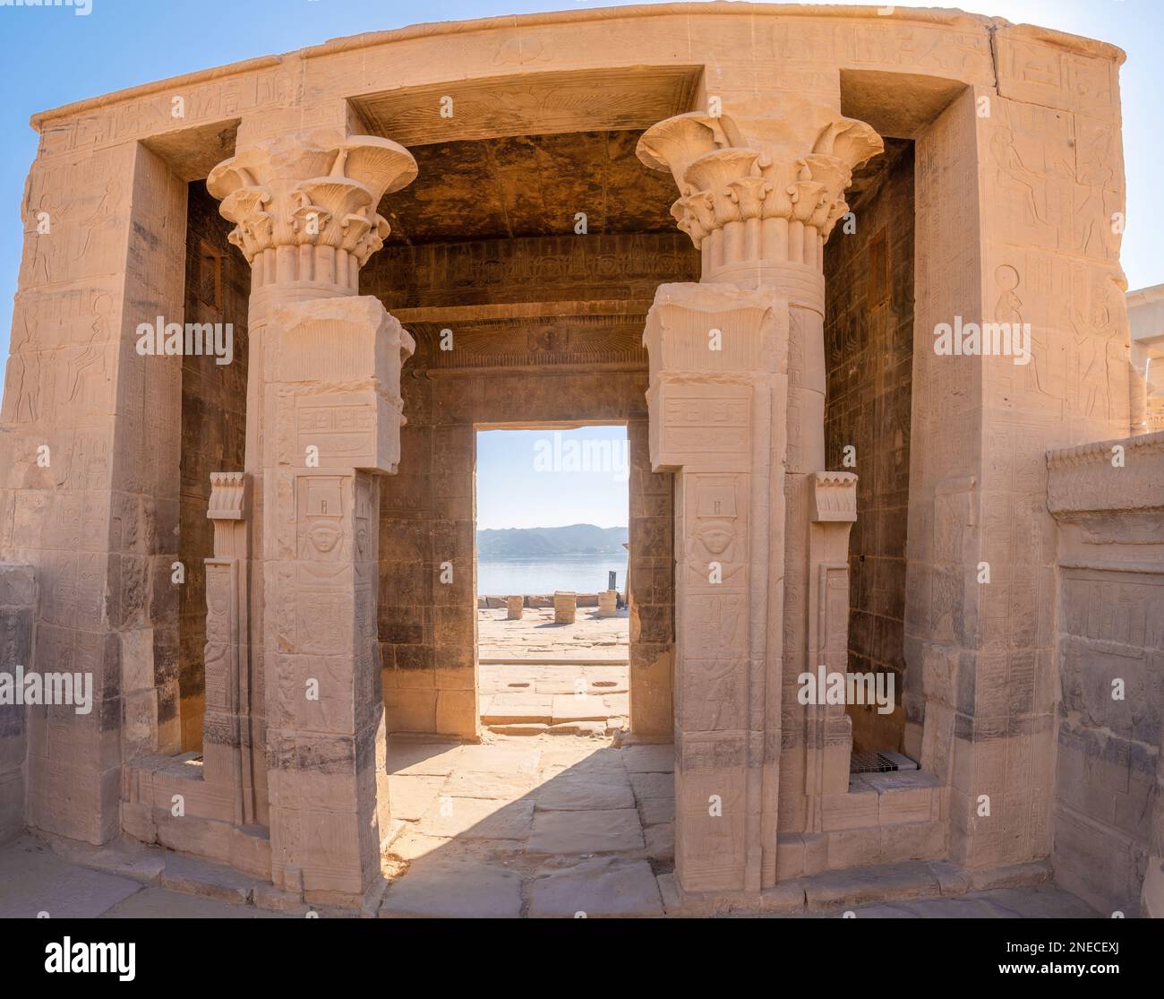 Assuan, Egitto; 14 febbraio 2023 - Una parte del tempio di file ad Assuan. Foto Stock