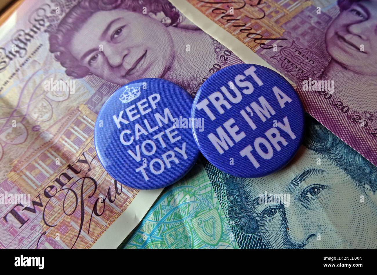 Sono un Tory - in Inghilterra/Galles, qualcuno si baserà ancora sul voto Tory, sulla base del record economico/finanziario pista? Foto Stock