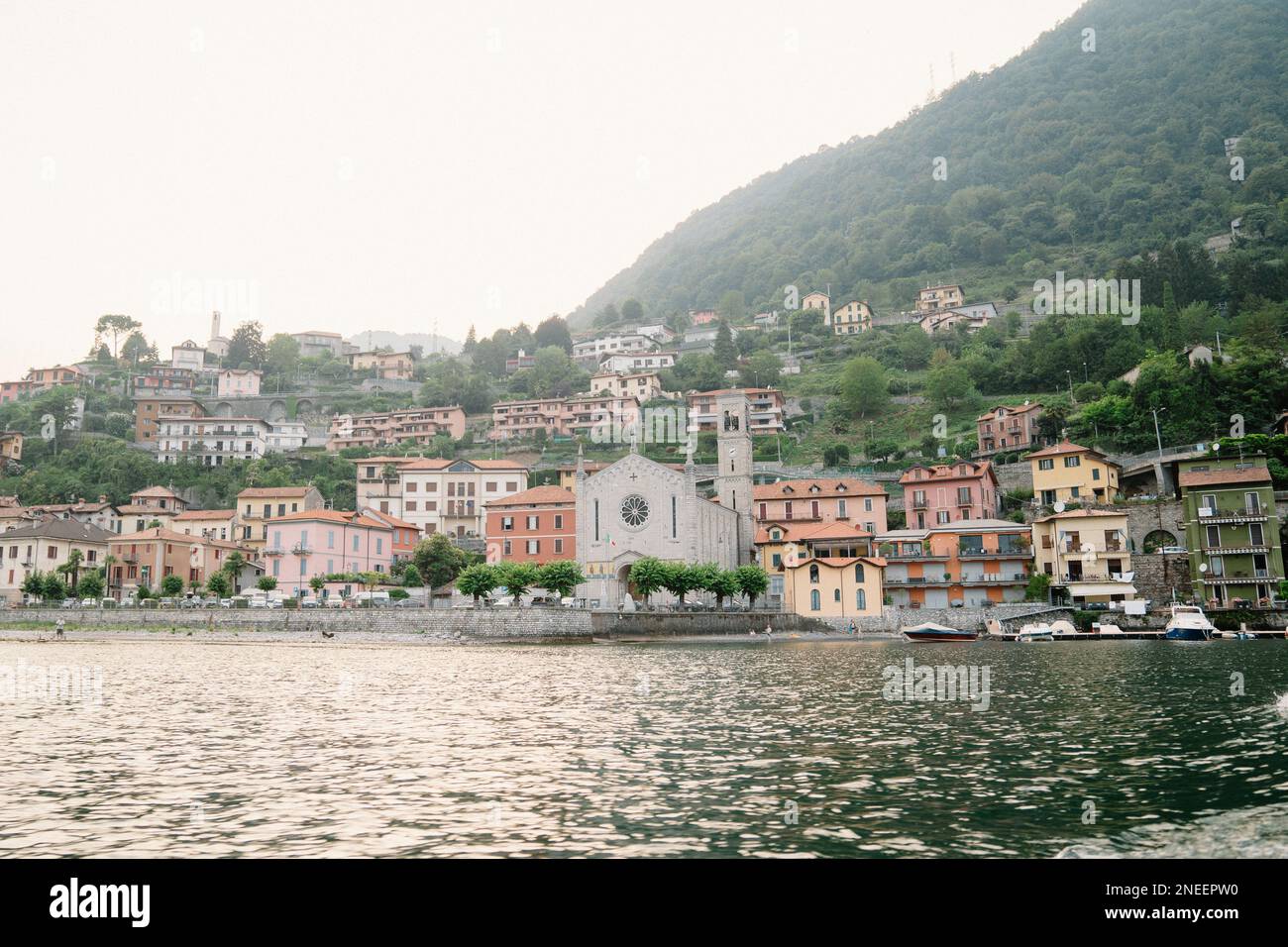 Città sul lago di Como, ripresa su Sony a7iii Foto Stock