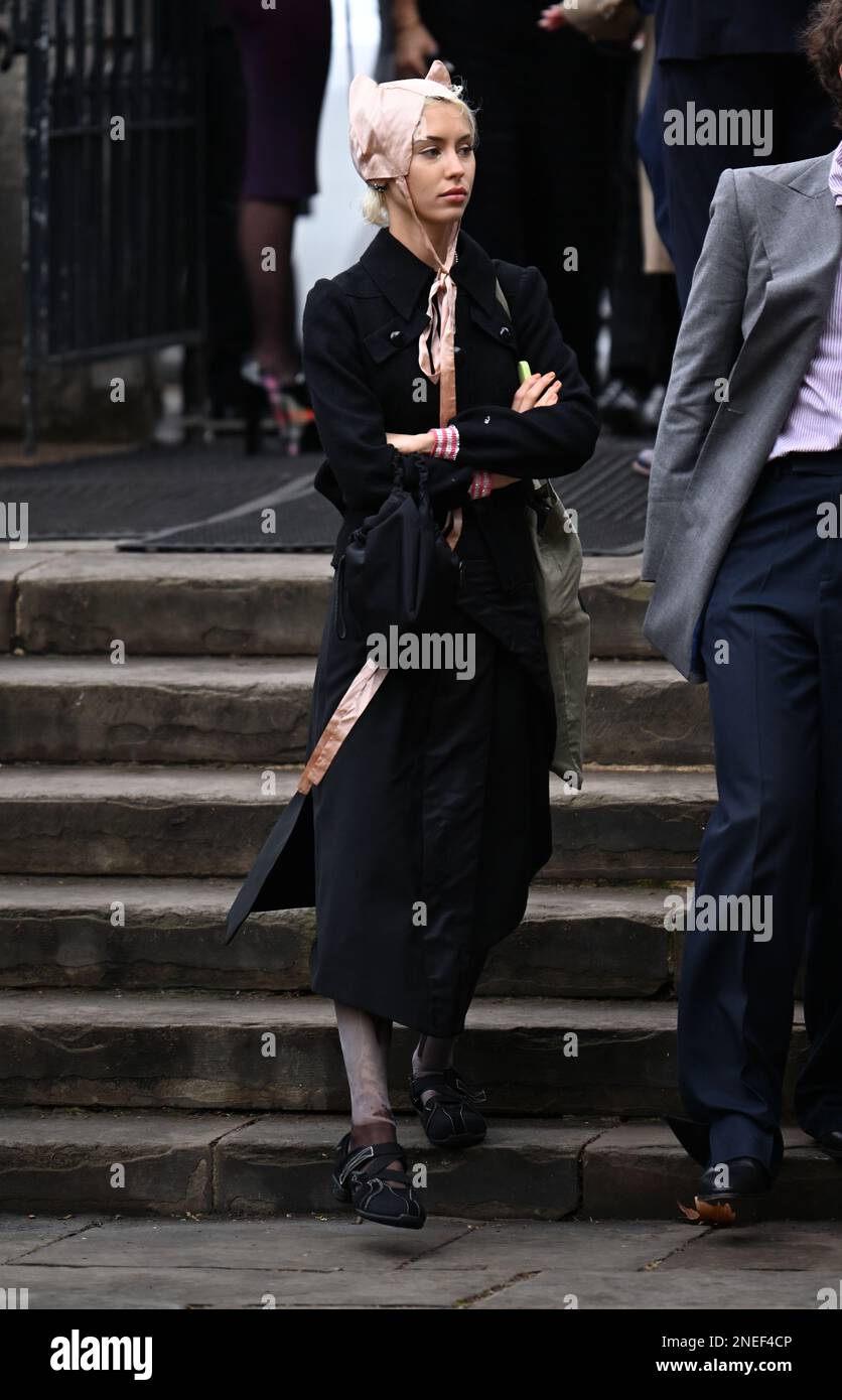 16th febbraio 2023, Londra, Regno Unito. Iris Law arrivo a un servizio commemorativo per Vivienne Westwood, Southwark Cathedral, Londra. Credit: Doug Peters/EMPICS/Alamy Live News Foto Stock