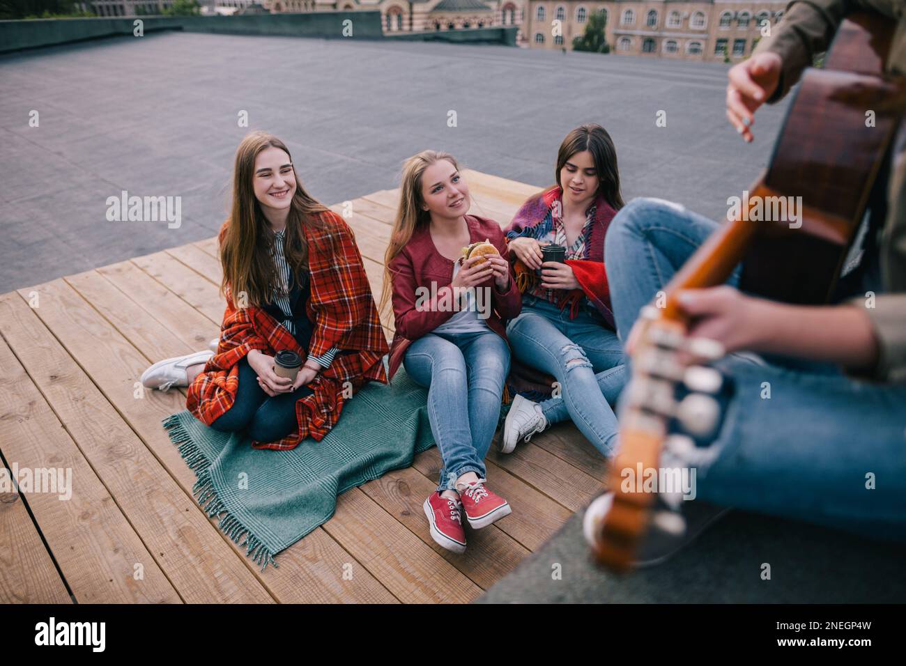 Tifosi di musica dal vivo. Amici tempo libero Foto Stock