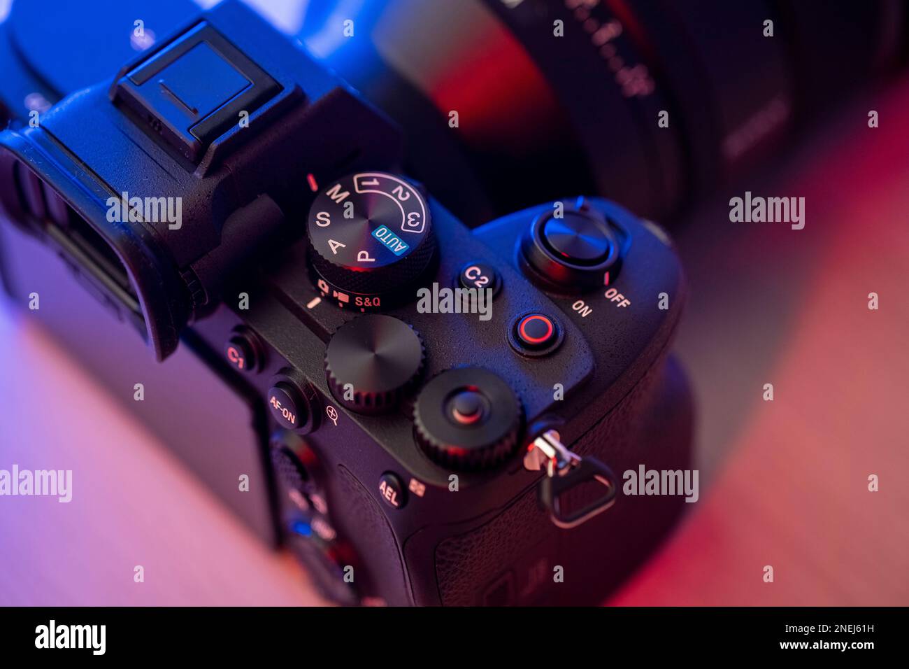 Fotocamera MILC mirrorless ibrida Full Frame Sony Alpha A7 IV, corpo della fotocamera. La migliore fotocamera mirrorless con stato di t Foto Stock