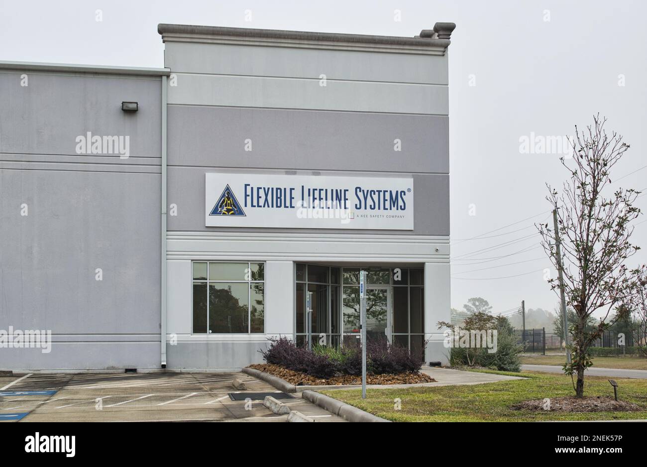 Houston, Texas USA 11-24-2022: Esterno dell'edificio degli uffici Flexible Lifeline Systems a Houston, Texas. Azienda di ingegneria dei motori chiavi in mano, fondata nel 1996. Foto Stock